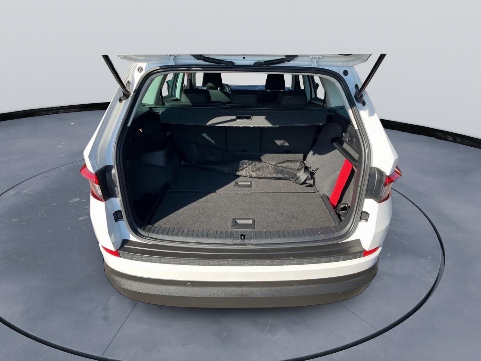 Škoda Kodiaq 2.0 TDI - DSG - GRIJANJE SJEDALA - NAVIGACIJA - LEASING, pogled izvana - slika 4