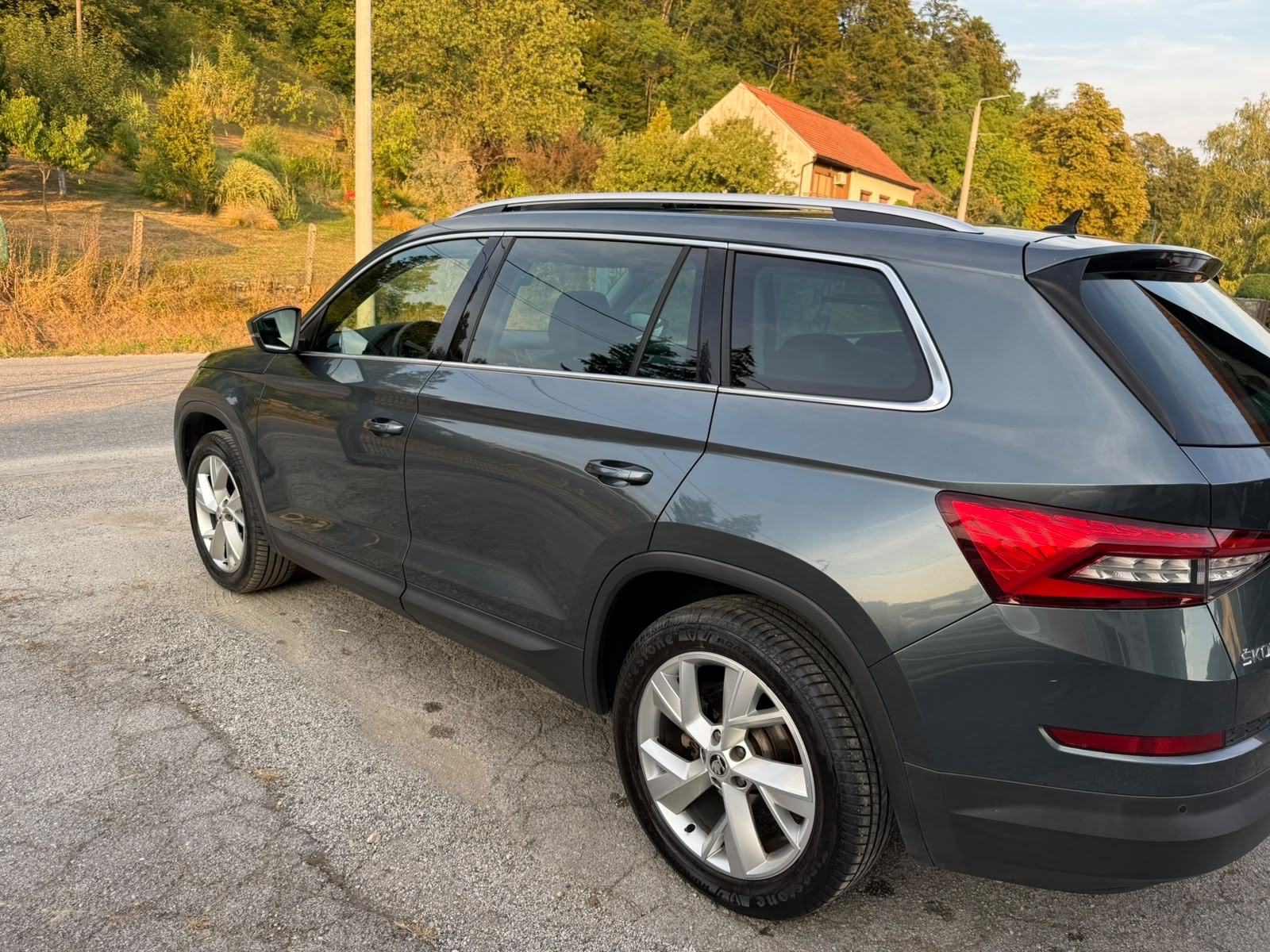 Škoda Kodiaq 2,0 TDI DSG — panorama — kamera 360 — 7 sjedala, fotografija 5
