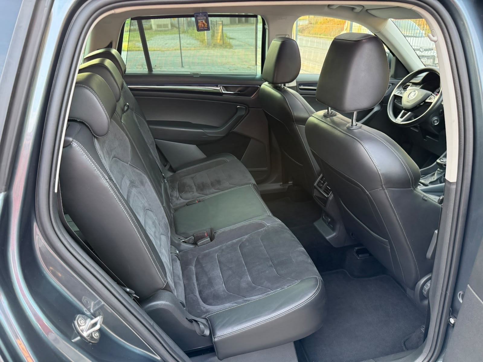 Škoda Kodiaq 2,0 TDI DSG — panorama — kamera 360 — 7 sjedala, fotografija 17