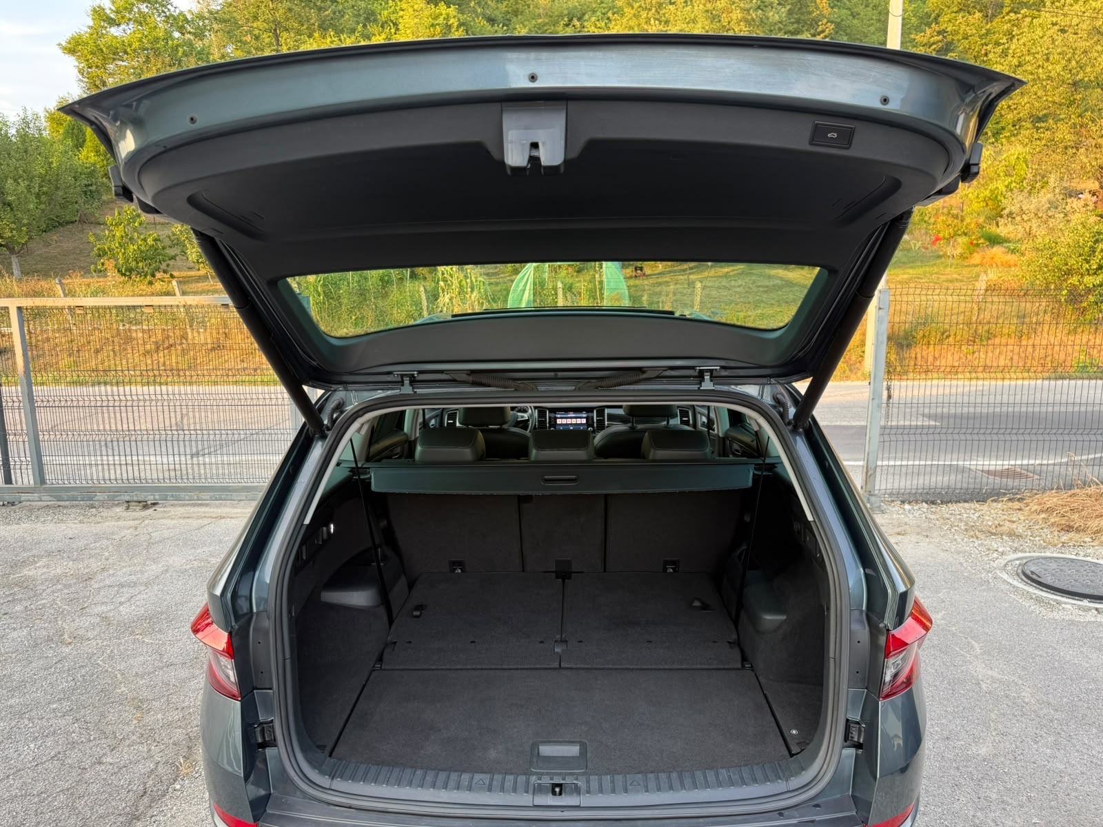 Škoda Kodiaq 2,0 TDI DSG — panorama — kamera 360 — 7 sjedala, fotografija 20