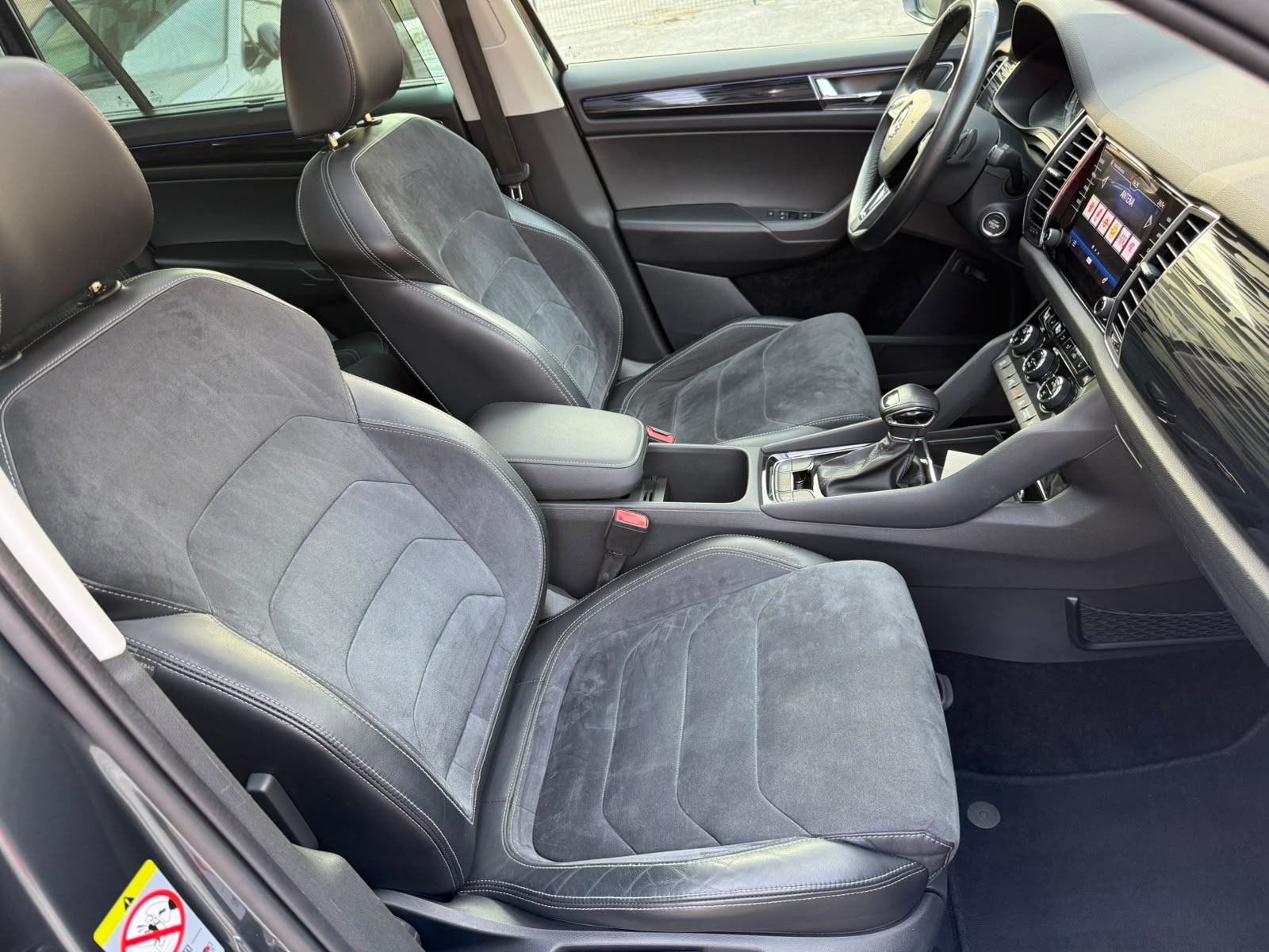 Škoda Kodiaq 2,0 TDI DSG — panorama — kamera 360 — 7 sjedala, fotografija 15