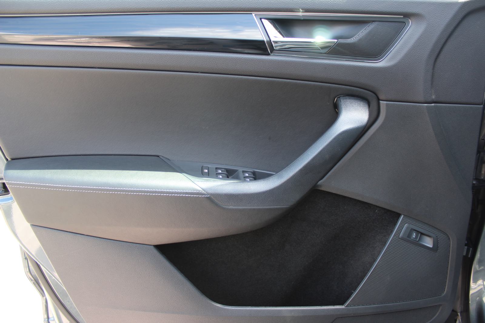 Škoda Kodiaq 2.0 TDI DSG PREMIUM,LED, KOŽA, NAVI, GARANCIJA, NIJE UVOZ, fotografija 15