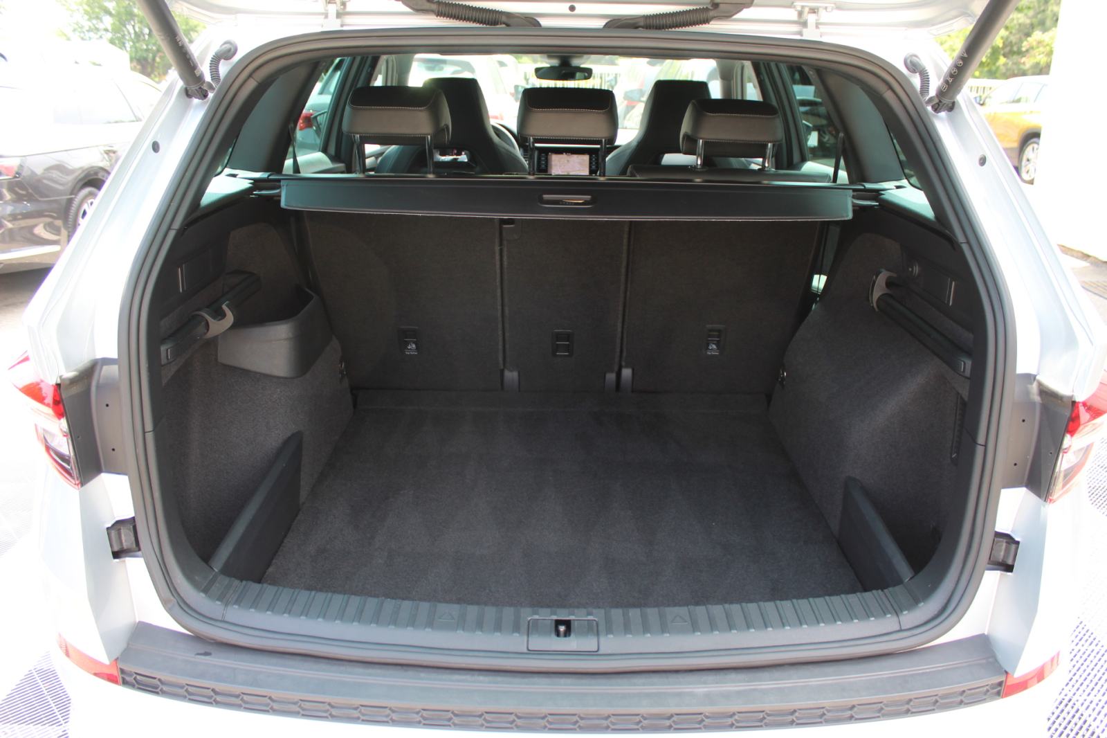 Škoda Kodiaq 2.0 TDI DSG SPORTLINE, LED, ALU 19", KOŽA, NAVI,GARANCIJA, fotografija 16