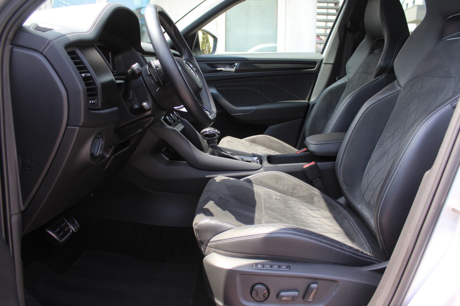 Škoda Kodiaq 2.0 TDI DSG SPORTLINE, LED, ALU 19", KOŽA, NAVI,GARANCIJA, fotografija 8