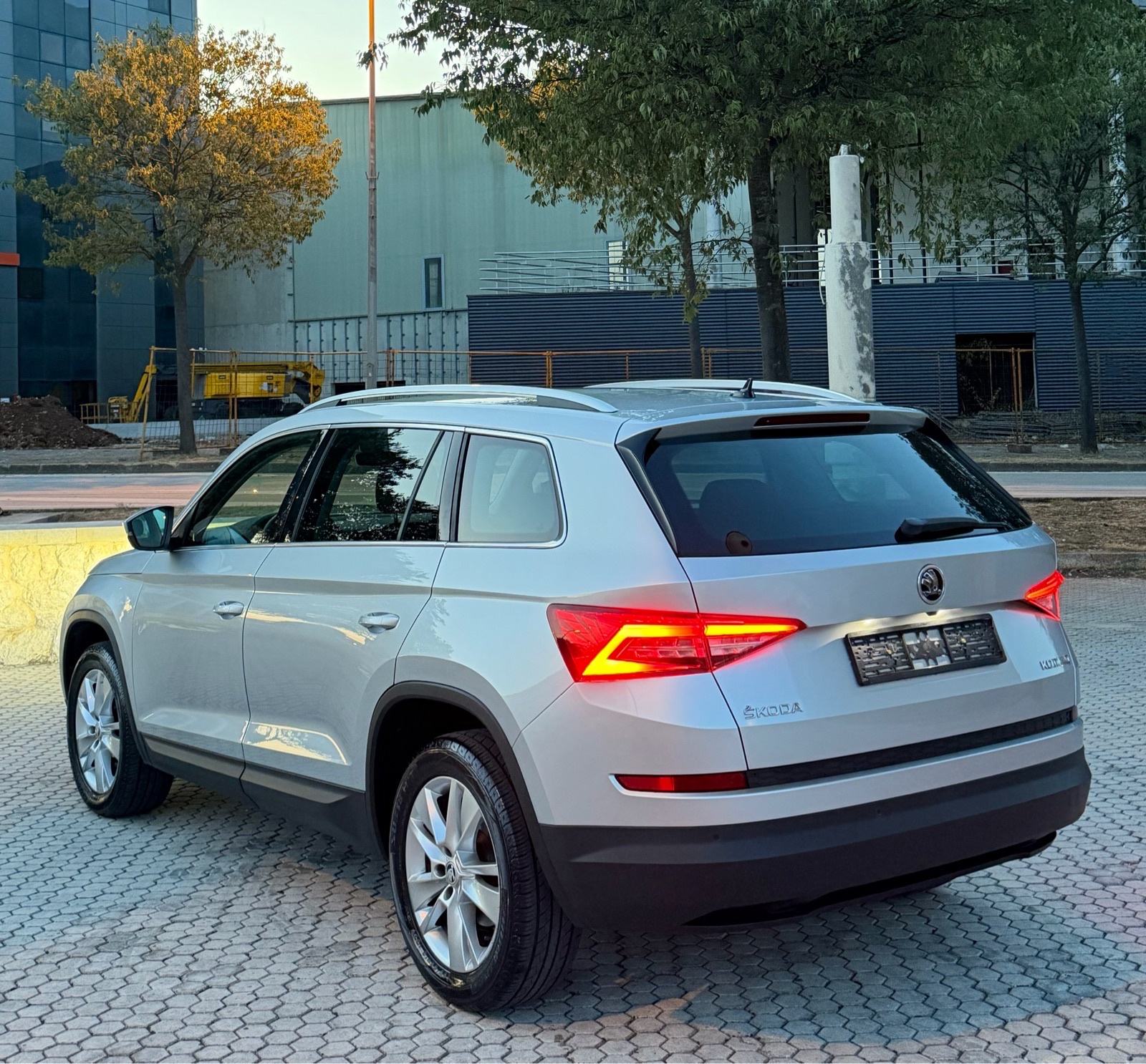 ŠKODA KODIAQ 2.0 TDI_DSG ~ STYLE ~ LED,KAMERA,KEYLESS,NAVI, fotografija 4