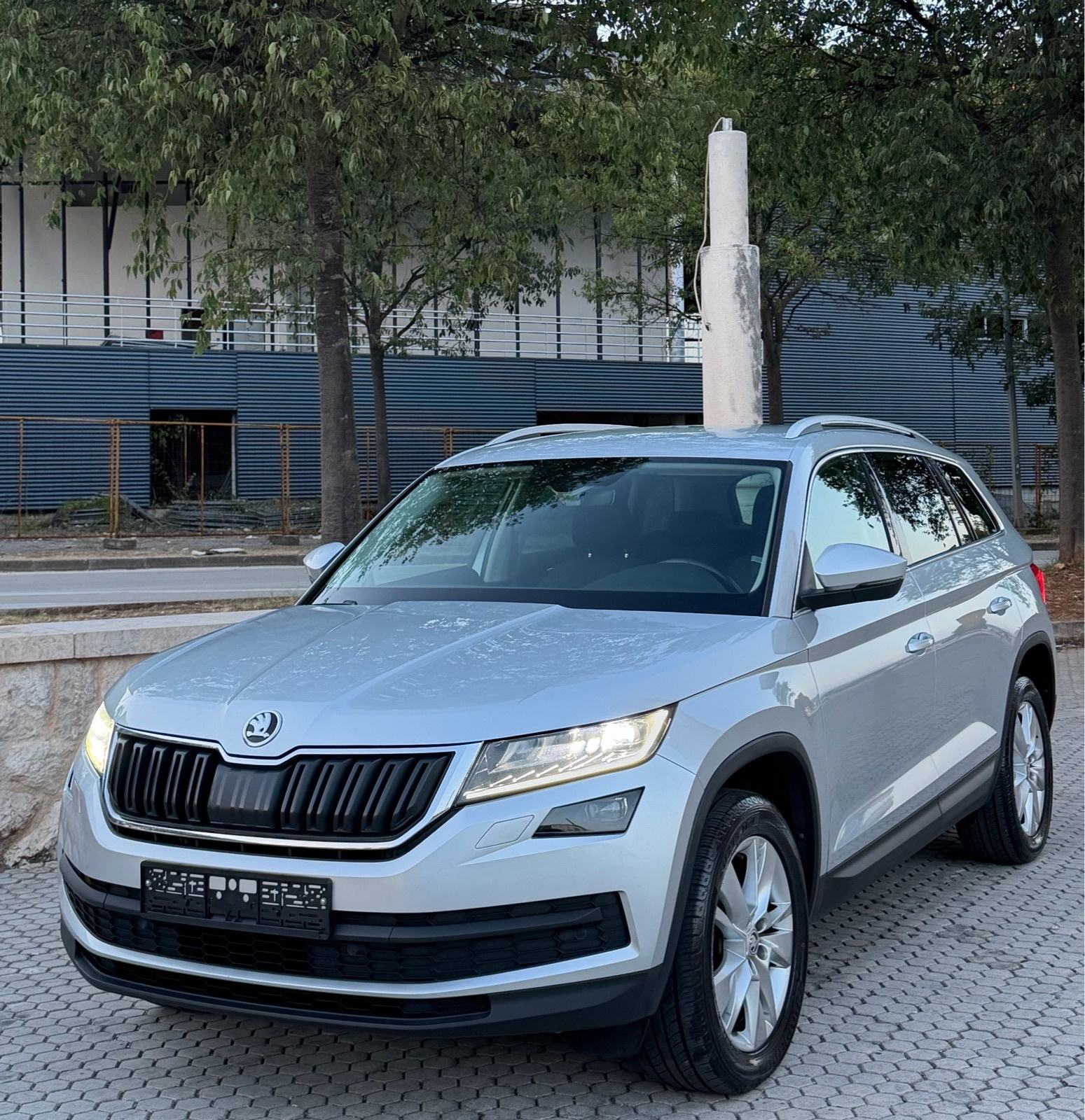 ŠKODA KODIAQ 2.0 TDI_DSG ~ STYLE ~ LED,KAMERA,KEYLESS,NAVI, fotografija 2