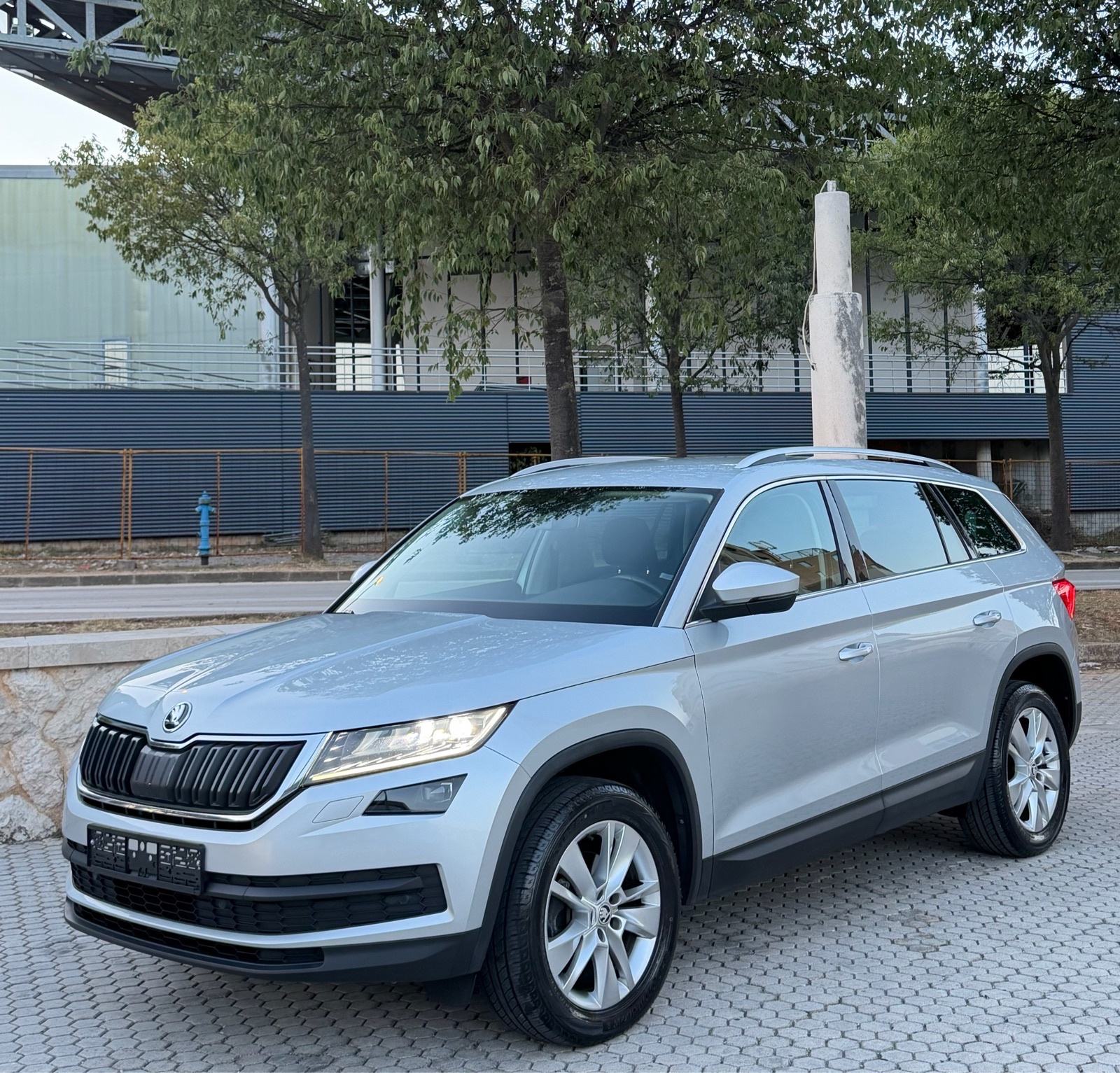 ŠKODA KODIAQ 2.0 TDI_DSG ~ STYLE ~ LED,KAMERA,KEYLESS,NAVI, fotografija 9