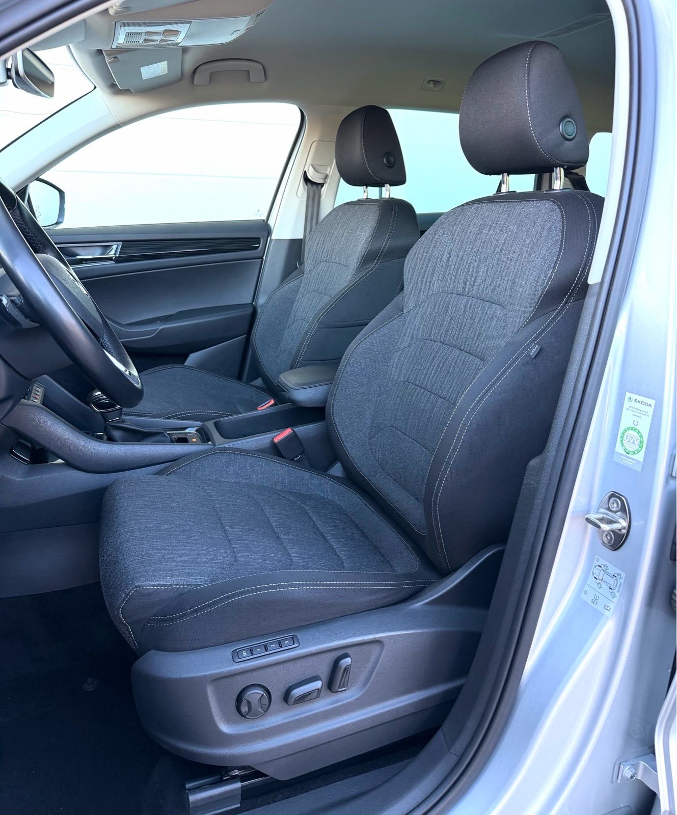 ŠKODA KODIAQ 2.0 TDI_DSG ~ STYLE ~ LED,KAMERA,KEYLESS,NAVI, fotografija 14