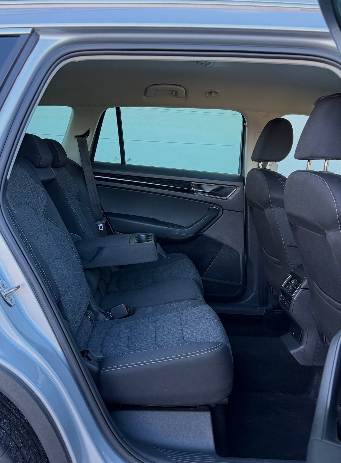 ŠKODA KODIAQ 2.0 TDI_DSG ~ STYLE ~ LED,KAMERA,KEYLESS,NAVI, fotografija 16
