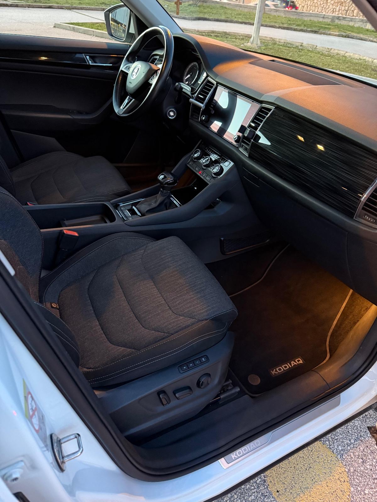 Škoda Kodiaq 2.0 TDI DSG XENON, NAVI, KEYLESS automatik, fotografija 11