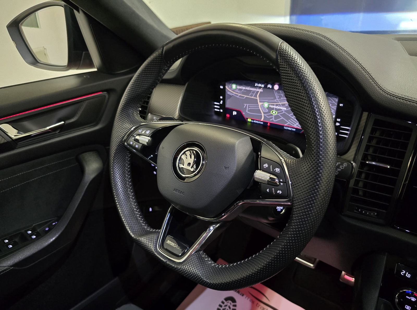 Škoda Kodiaq 2.0 TDI *SPORTLINE* 2023. DSG/MATRIX/PANO/KAM/AMB/VIRTUAL, fotografija 19