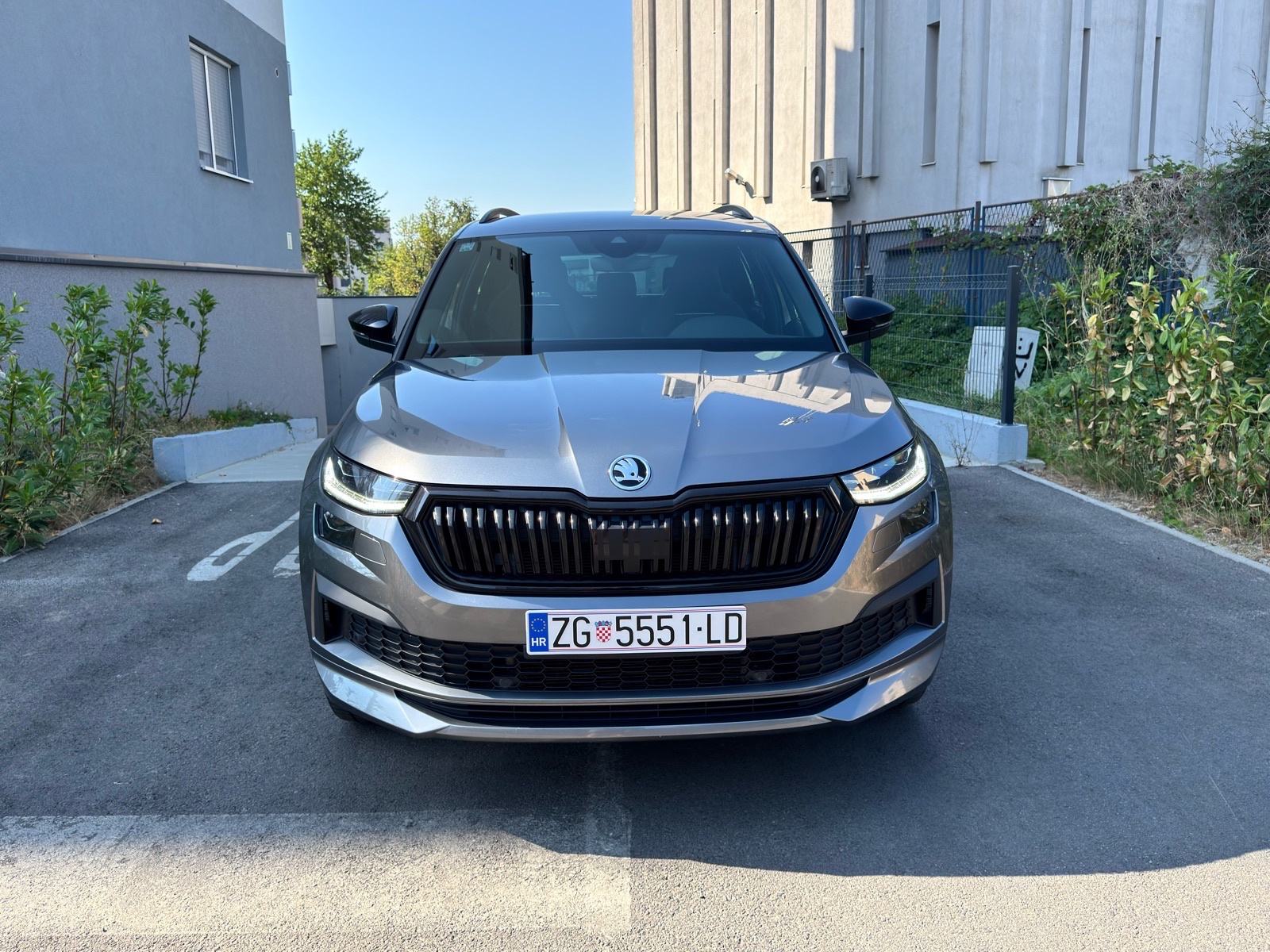 Škoda Kodiaq 2.0 TDI*SPORTLINE*7 SICEVA*VIRTUAL*AMBI*KAM*MATRIX*19”TOP, pogled izvana - slika 5