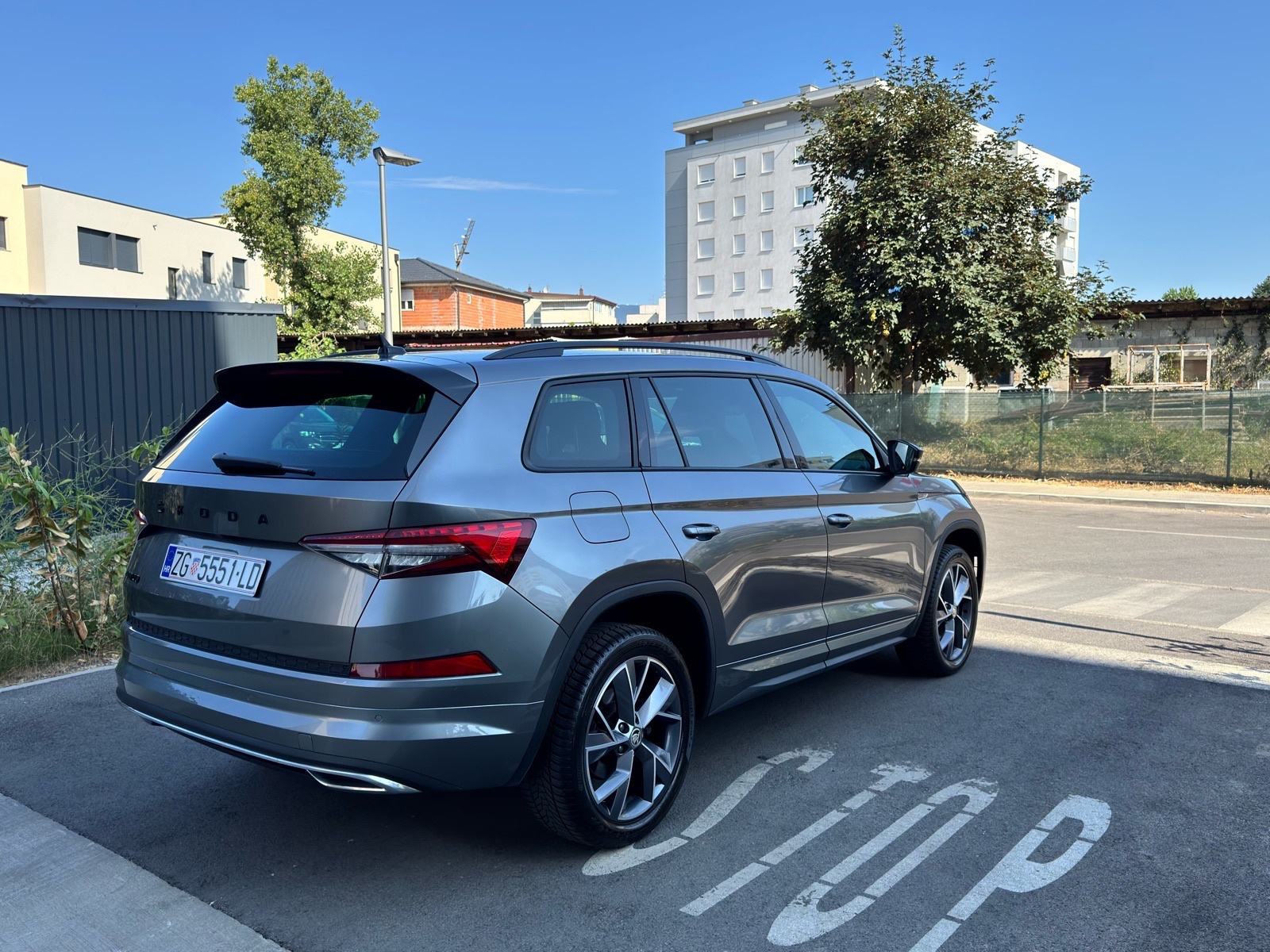 Škoda Kodiaq 2.0 TDI*SPORTLINE*7 SICEVA*VIRTUAL*AMBI*KAM*MATRIX*19”TOP, pogled izvana - slika 3