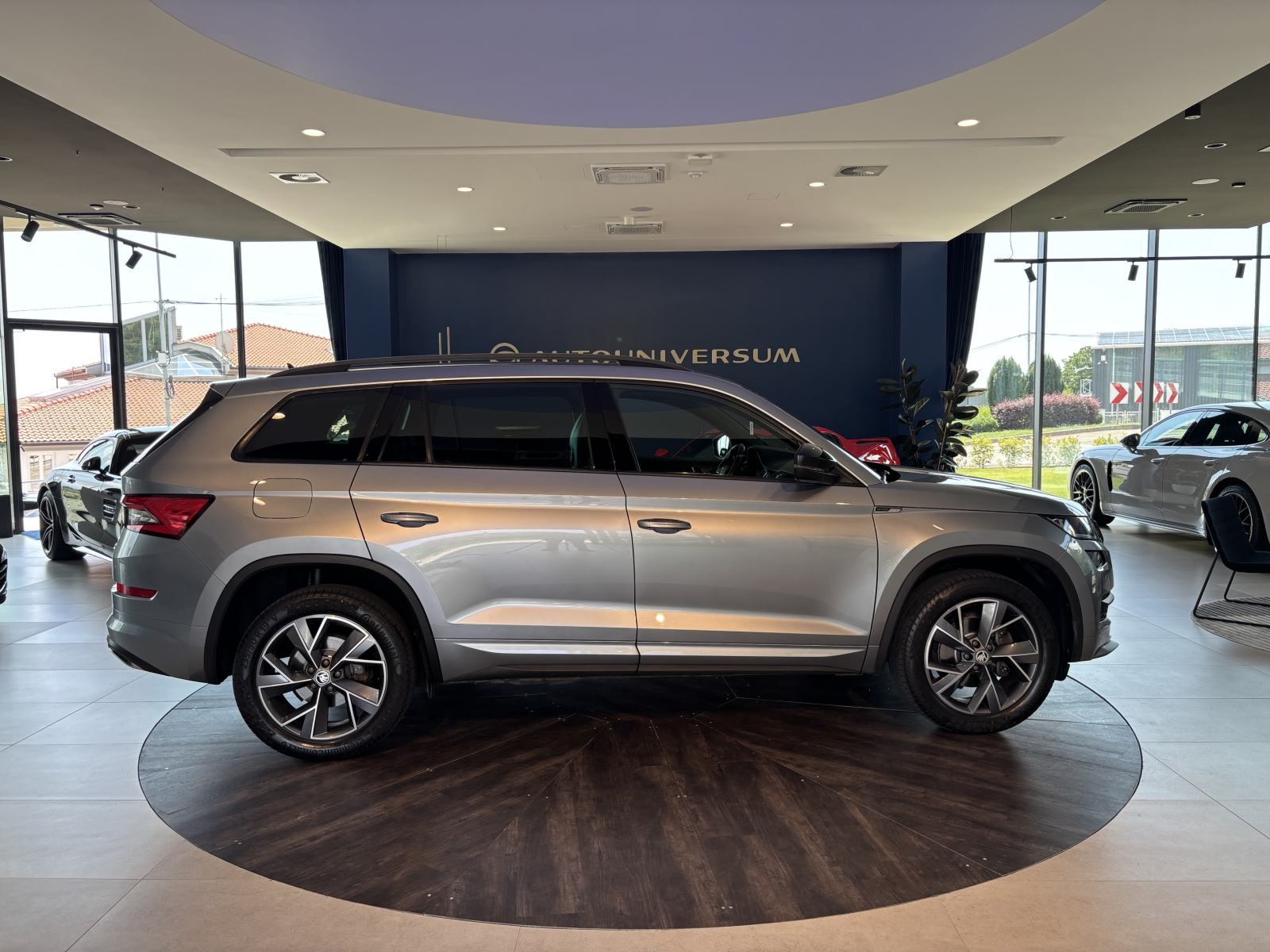 Škoda Kodiaq 2.0 TDI SportLine DSG - LED, koža, kamera, CANTON, alu 19, fotografija 6
