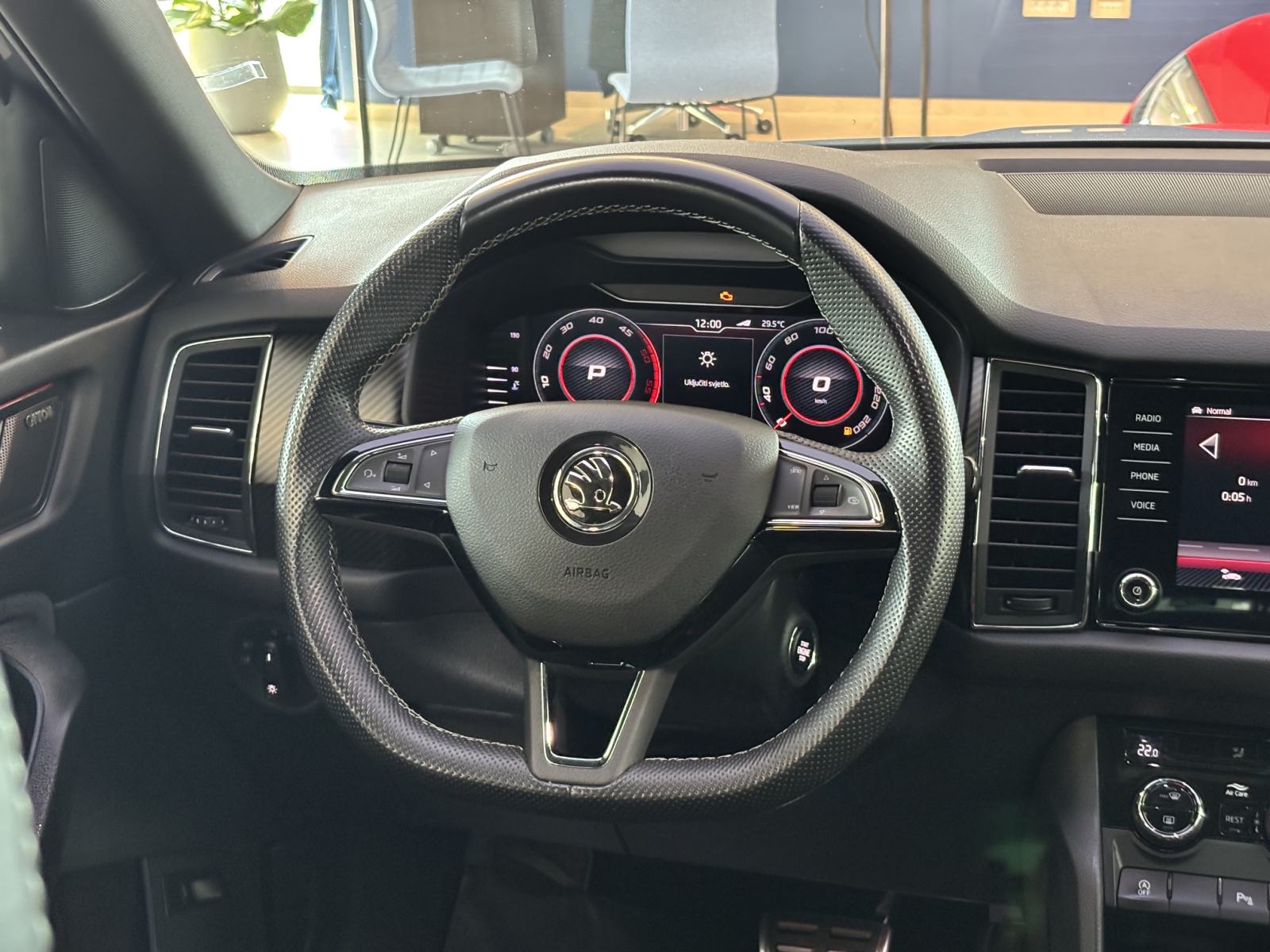 Škoda Kodiaq 2.0 TDI SportLine DSG - LED, koža, kamera, CANTON, alu 19, fotografija 12