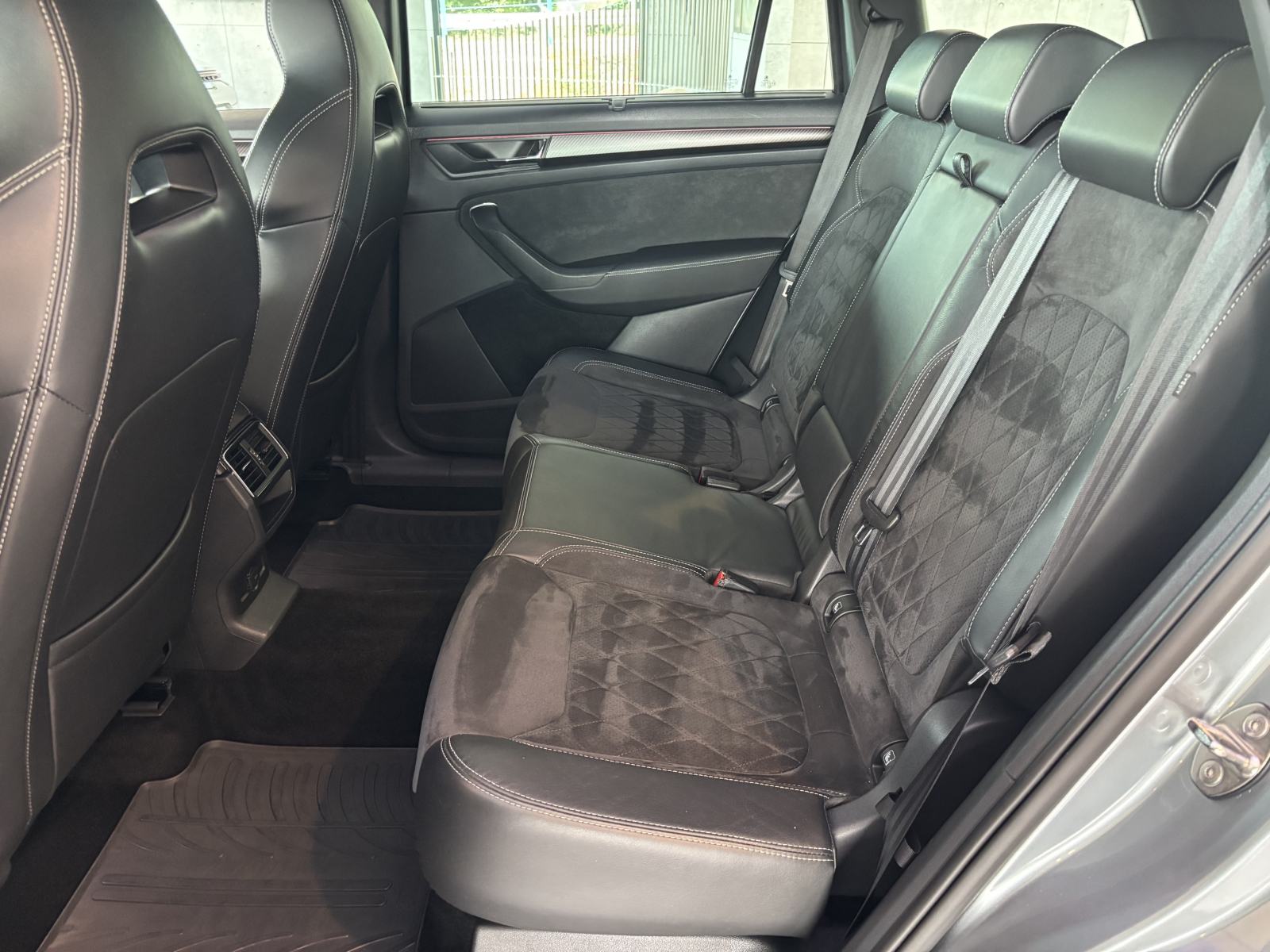 Škoda Kodiaq 2.0 TDI SportLine DSG - LED, koža, kamera, CANTON, alu 19, fotografija 11