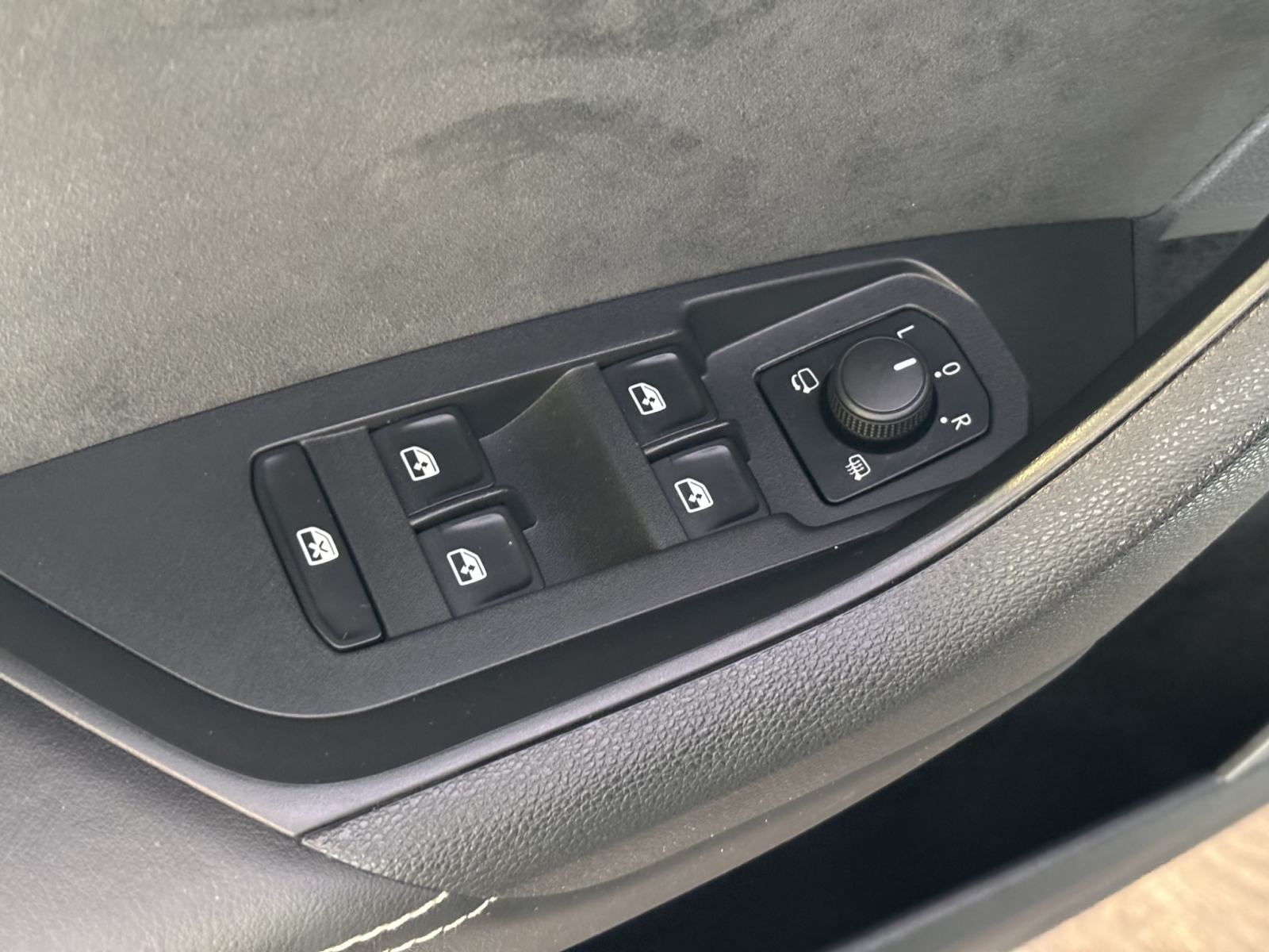 Škoda Kodiaq 2.0 TDI SportLine DSG - LED, koža, kamera, CANTON, alu 19, fotografija 17