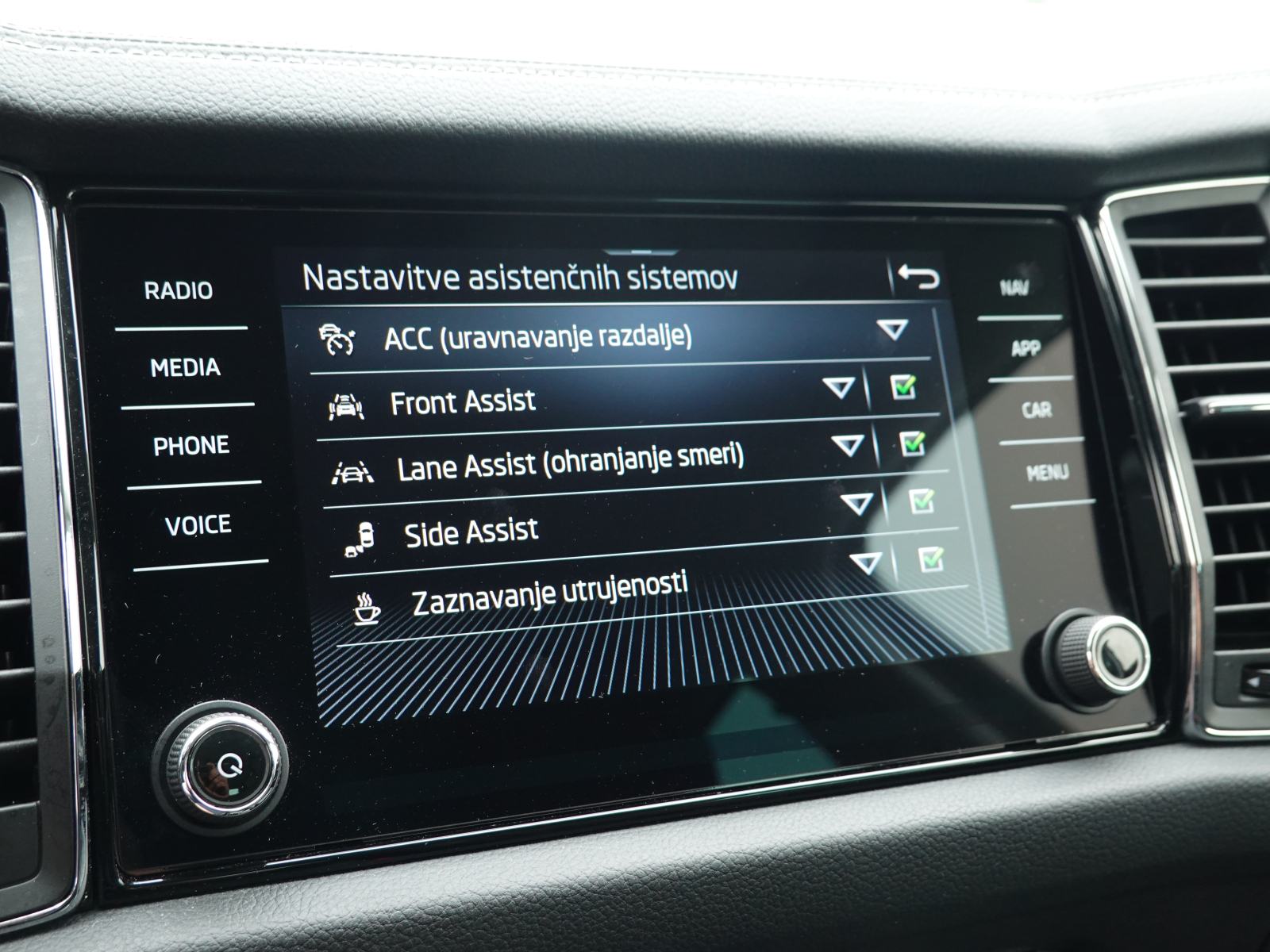 Škoda Kodiaq 4x4 2.0 TDI L K DSG+MATRIX+360KAMERA+CANTON, fotografija 19