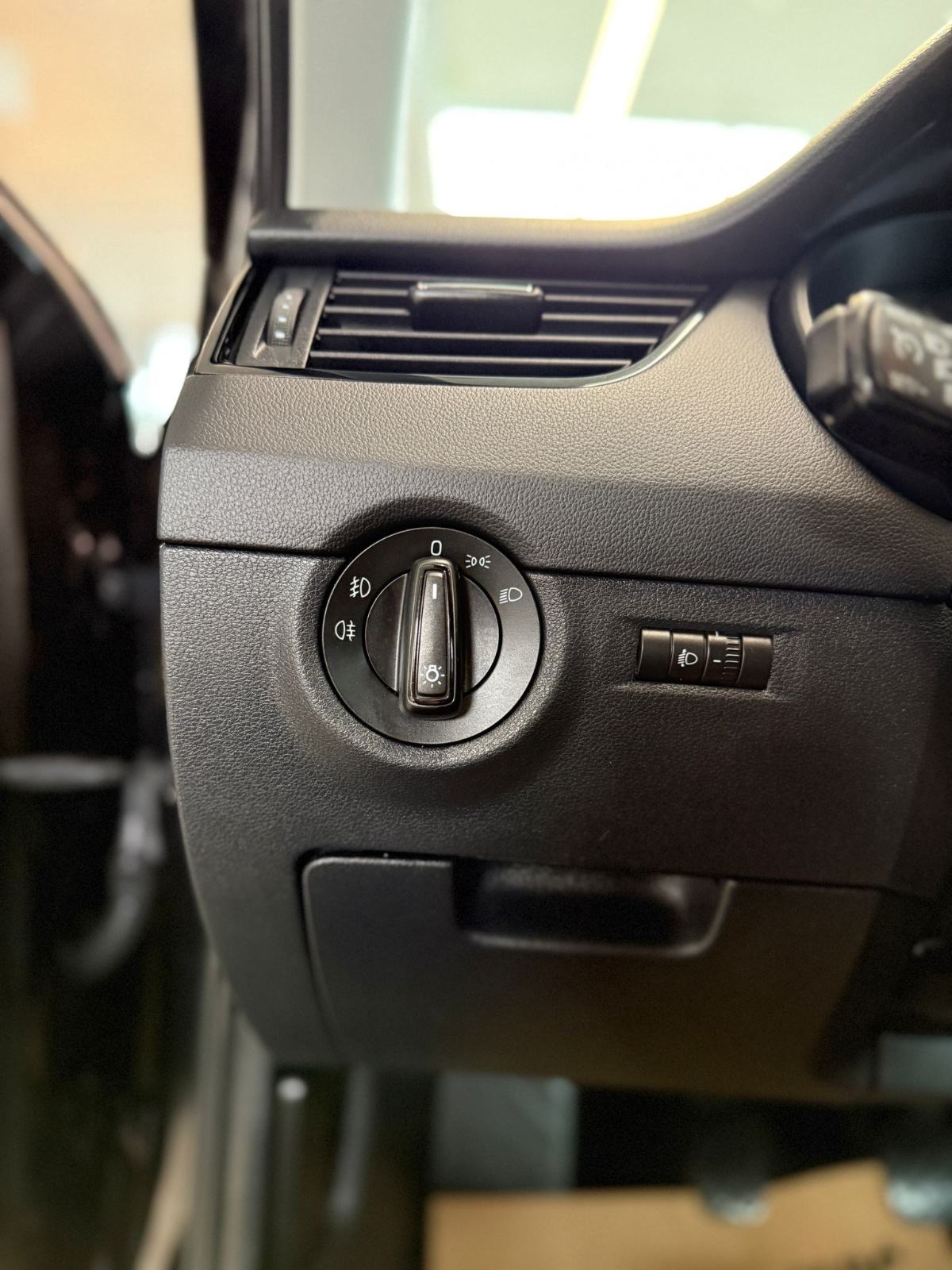 Škoda Octavia 1,2 TSI✅️ SERVISNA ✅️ODLIČNO STANJE✅️, fotografija 18