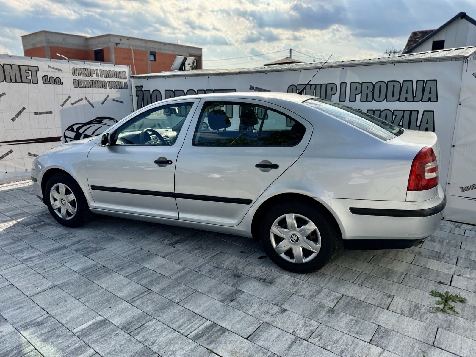 Škoda Octavia 1,4 # KLIMA# == PLIN == FOBAR AUTIĆ * KRED- KART * HR-AU, fotografija 5