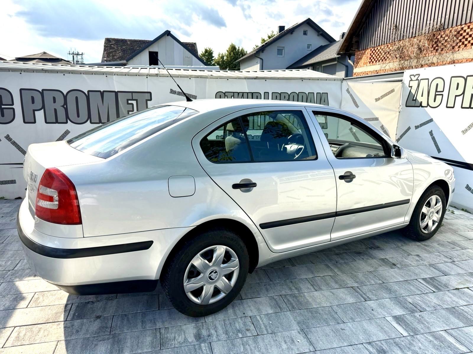 Škoda Octavia 1,4 # KLIMA# == PLIN == FOBAR AUTIĆ * KRED- KART * HR-AU, fotografija 9