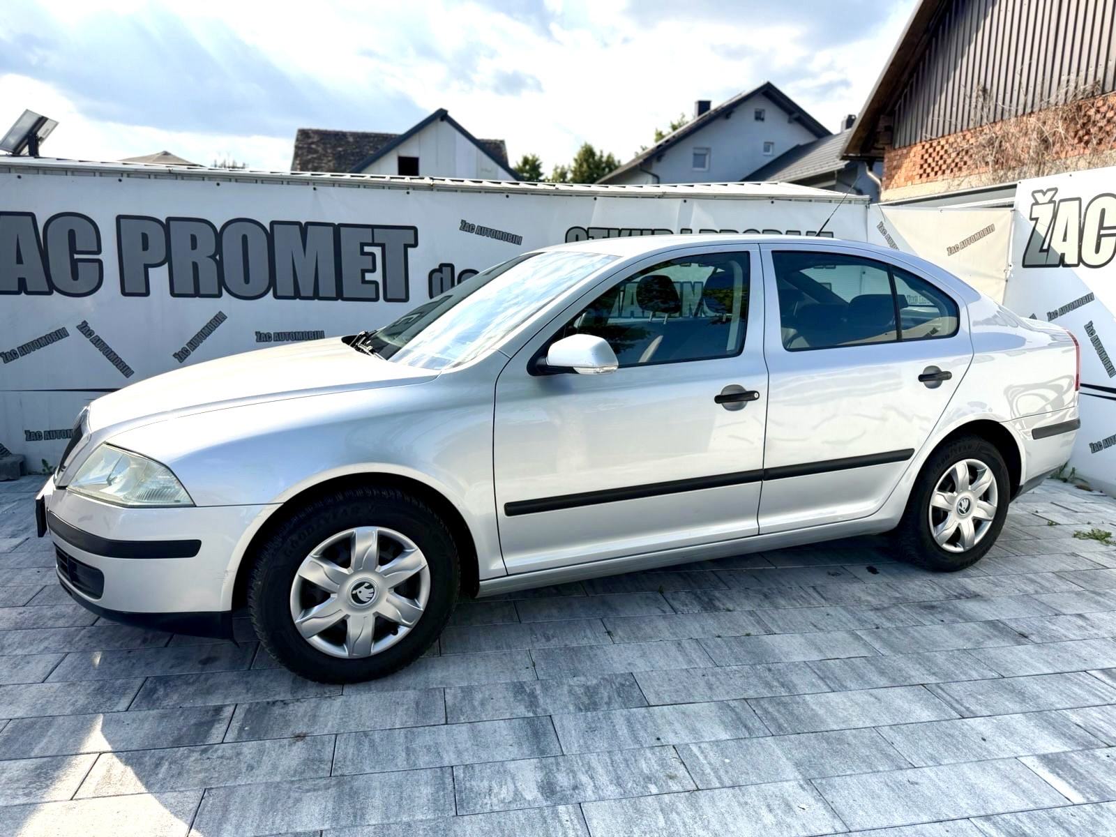 Škoda Octavia 1,4 # KLIMA# == PLIN == FOBAR AUTIĆ * KRED- KART * HR-AU, fotografija 14