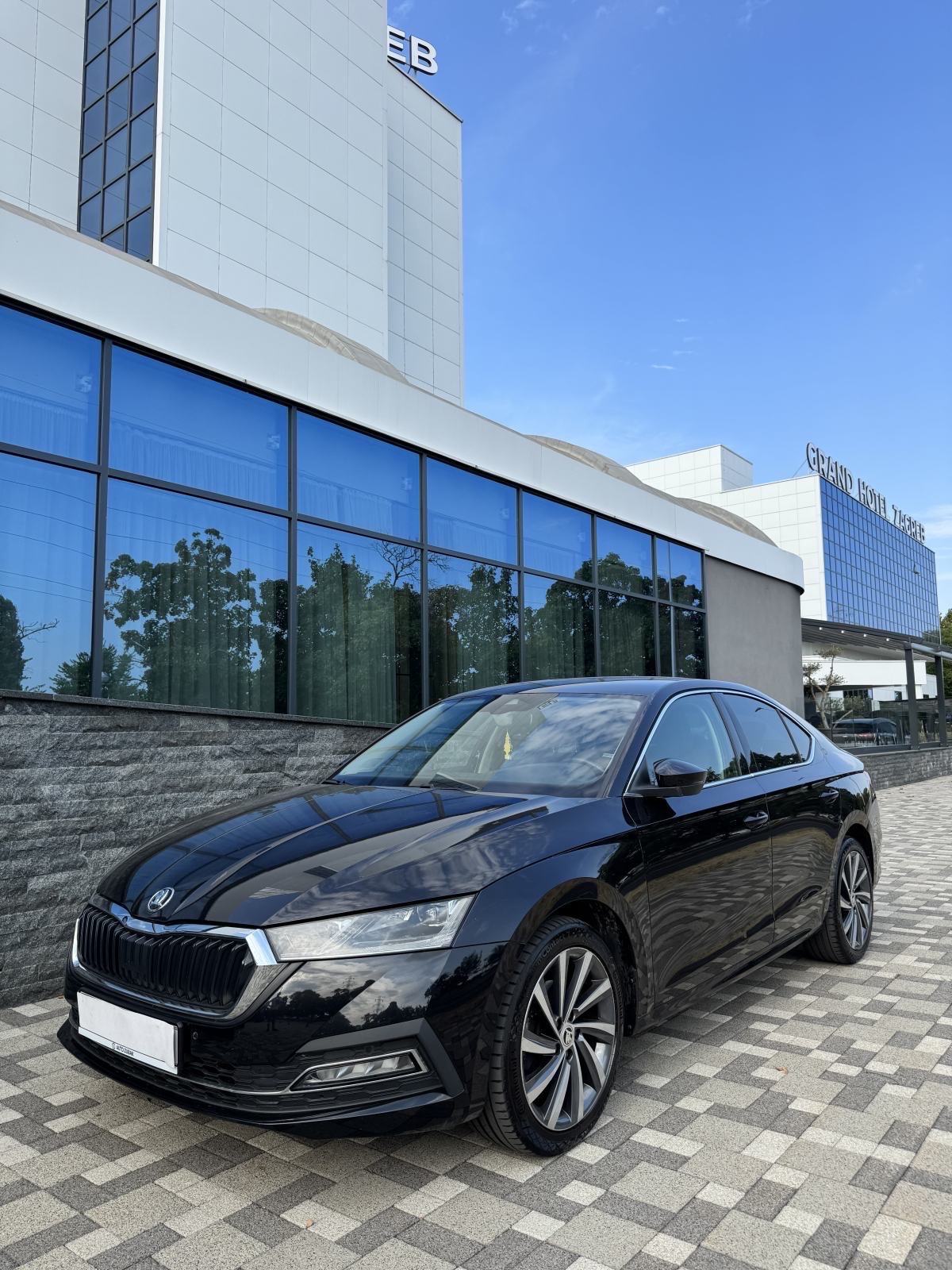 Škoda Octavia 1,5 TSI - STYLE *VIRTUAL*MATRIX - HR AUTO - REG 07/27 !!, fotografija 2