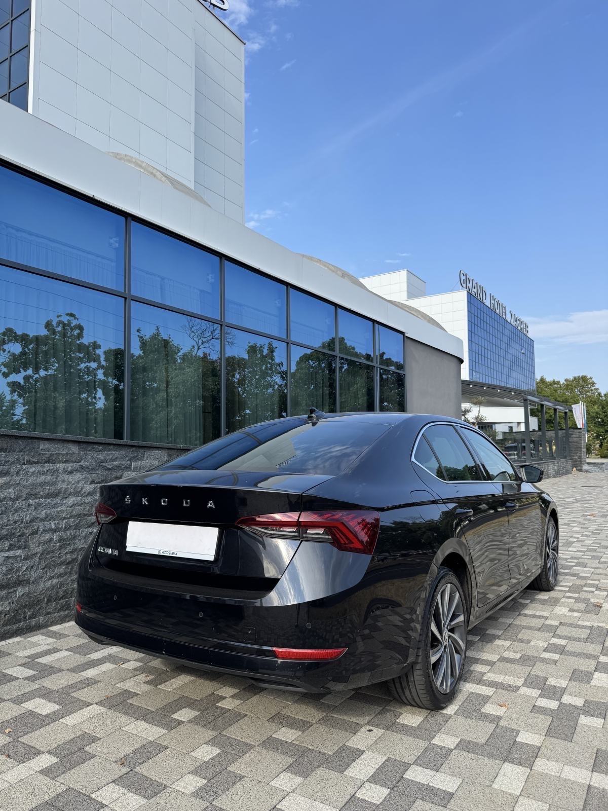 Škoda Octavia 1,5 TSI - STYLE *VIRTUAL*MATRIX - HR AUTO - REG 07/27 !!, fotografija 5