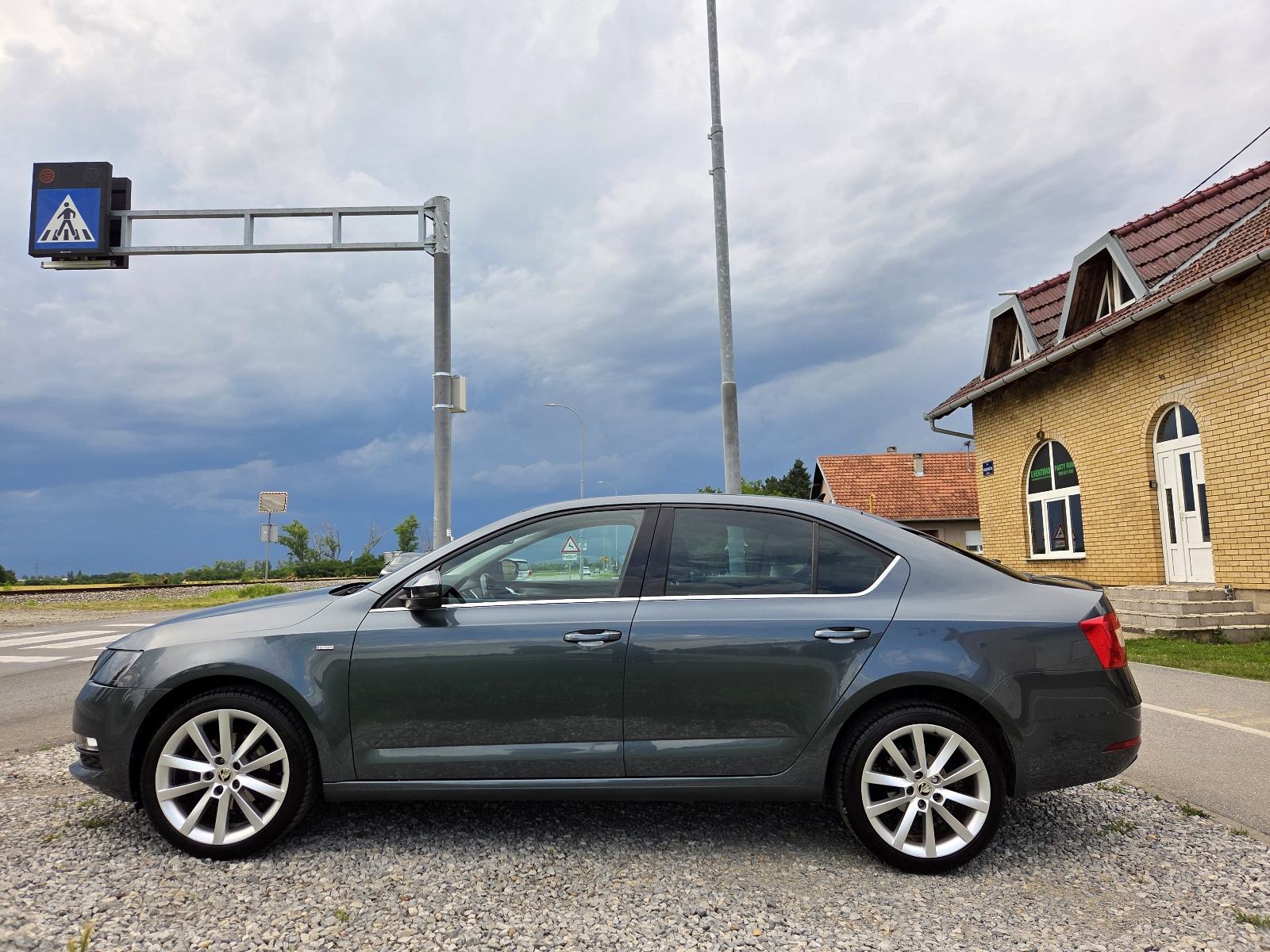 Škoda Octavia 1.5TSI DSG-132TKM-JAMSTVO 12MJ-LED,NAVI,KAMERA, fotografija 5