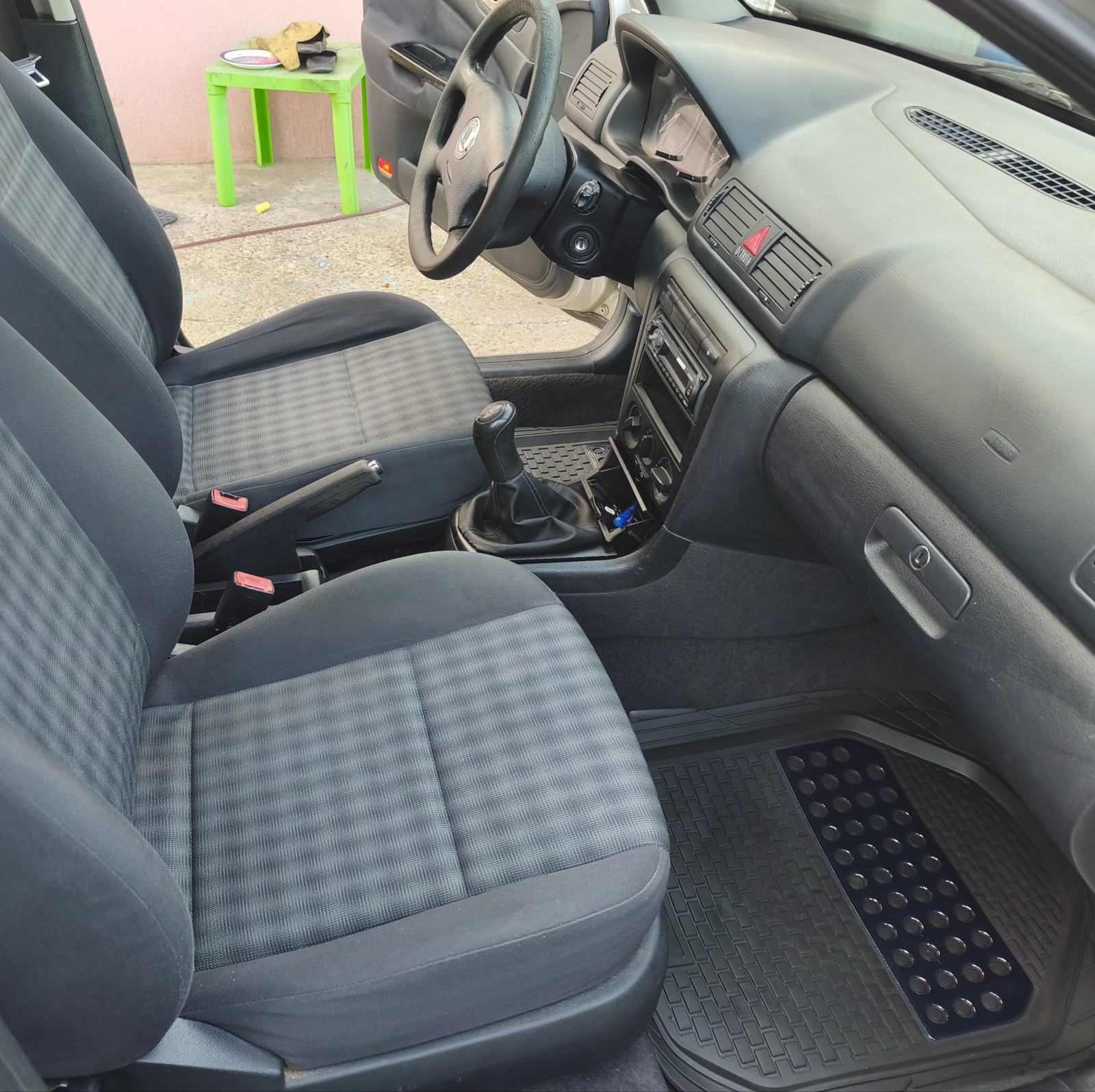 Škoda Octavia 1,6 2006g. Reg11/26g. Cijena je fiksna!, fotografija 7
