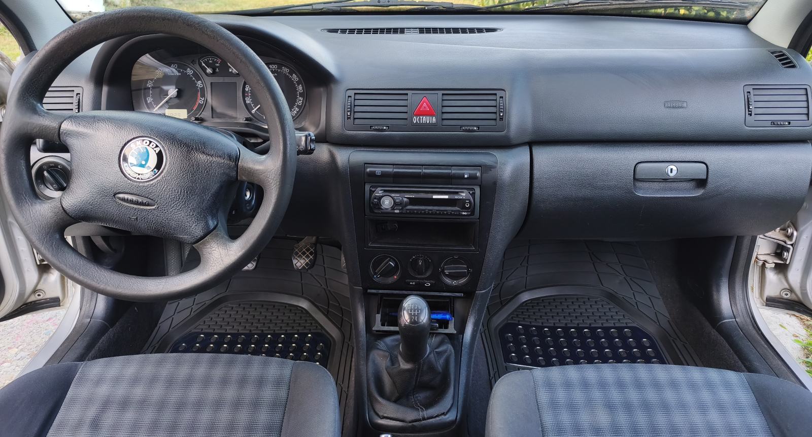 Škoda Octavia 1,6 2006g. Reg11/26g. Cijena je fiksna!, fotografija 8