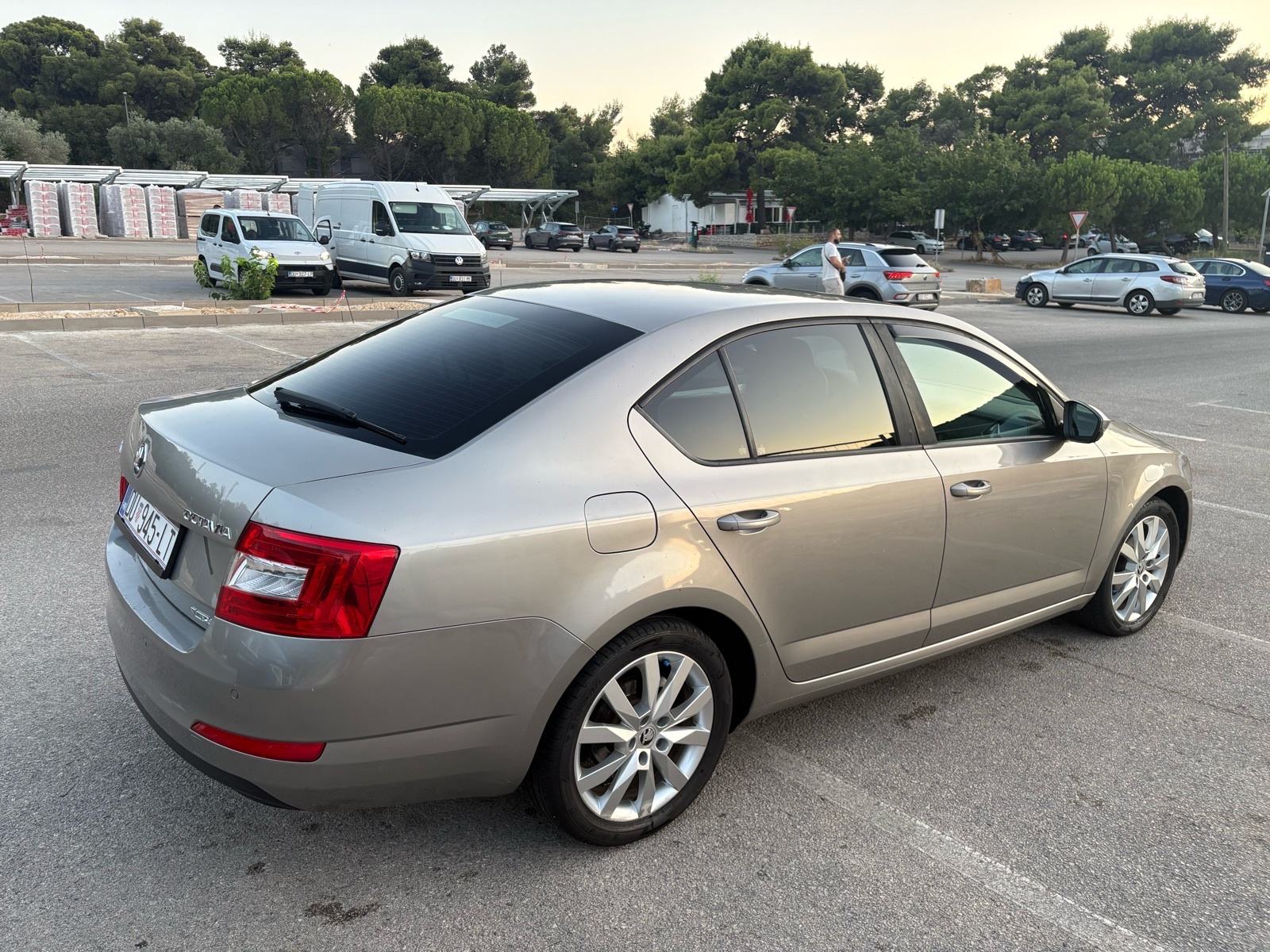 Škoda Octavia 1,6 DSG 2014, fotografija 2