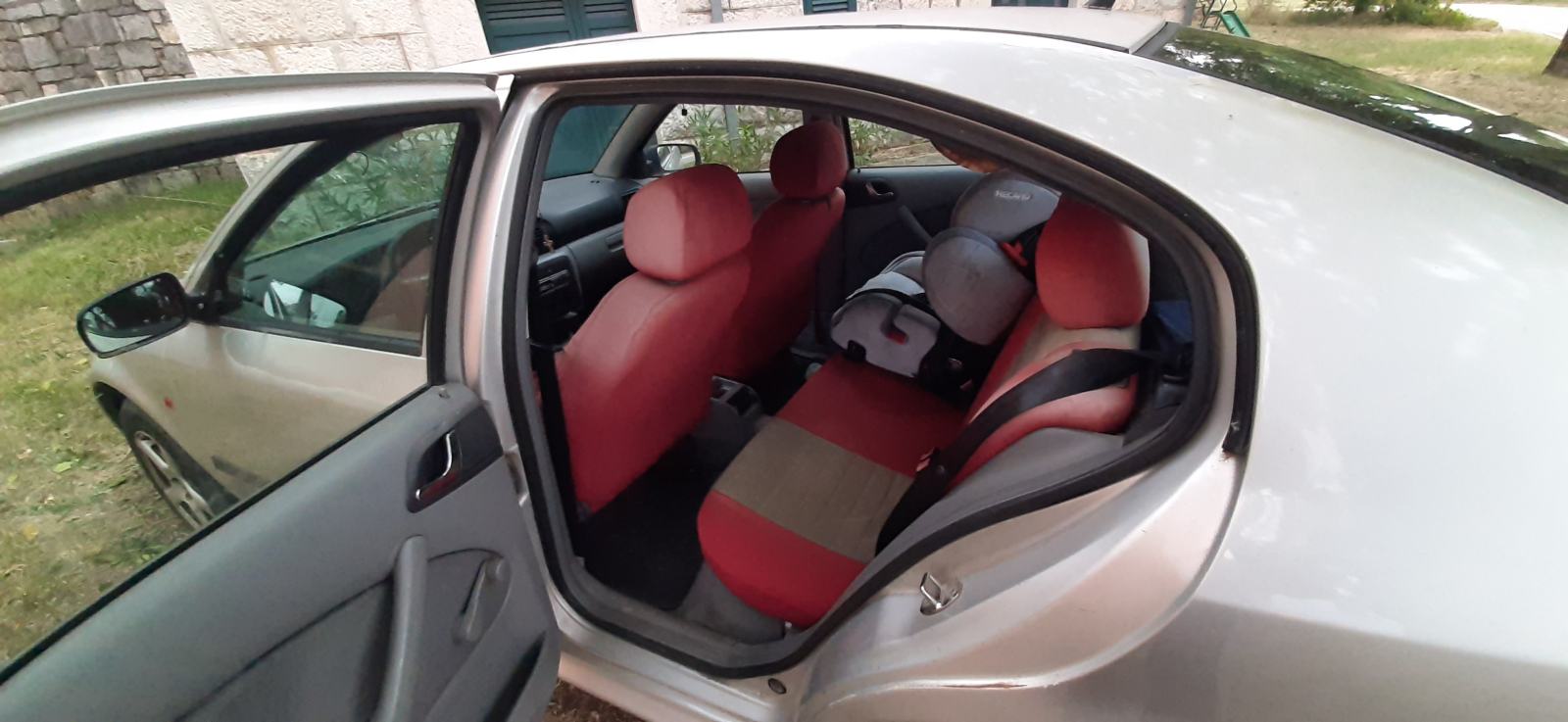 Škoda Octavia 1,6 GLX, fotografija 3