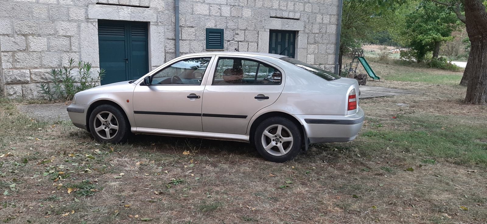 Škoda Octavia 1,6 GLX, fotografija 9