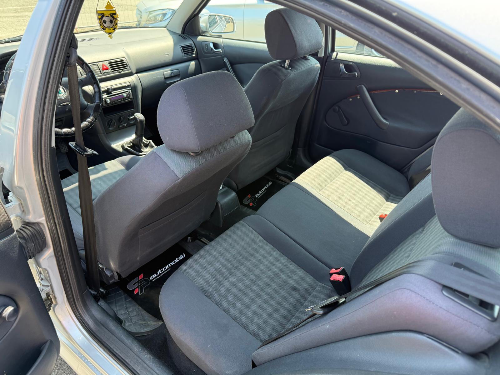 Škoda Octavia 1,6 plin 2008 godina, fotografija 13