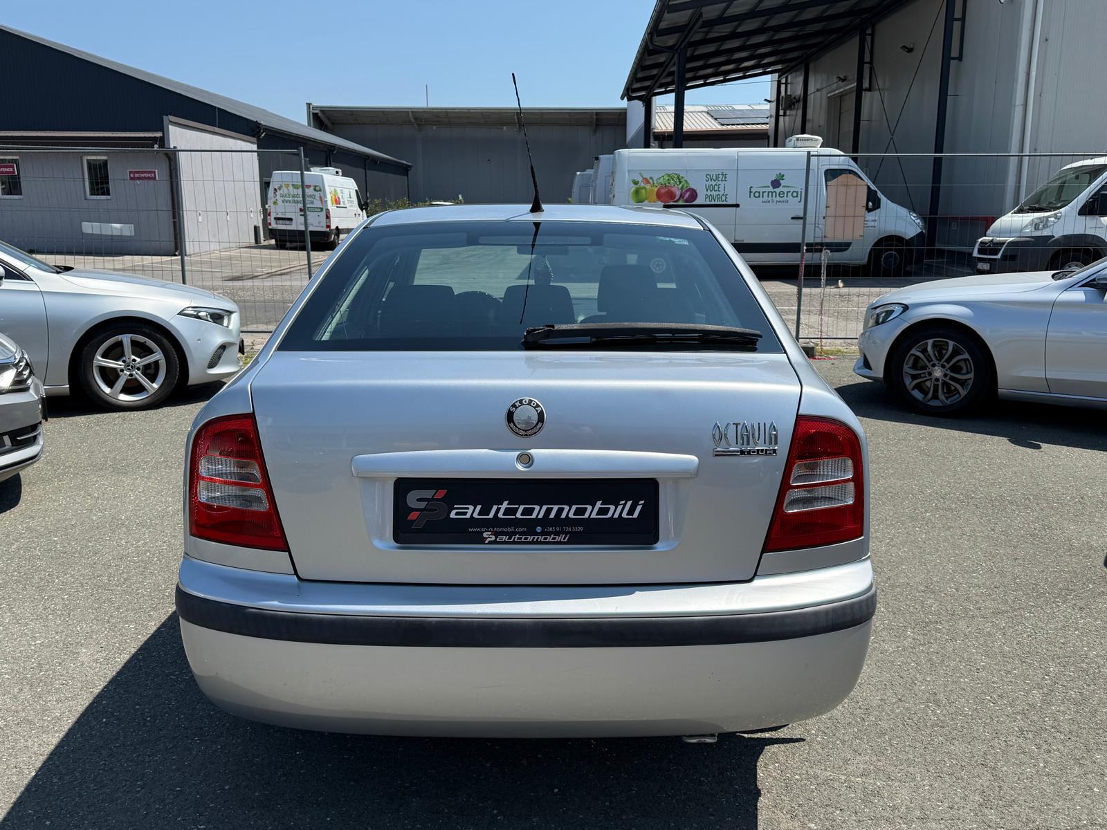 Škoda Octavia 1,6 plin 2008 godina, fotografija 5