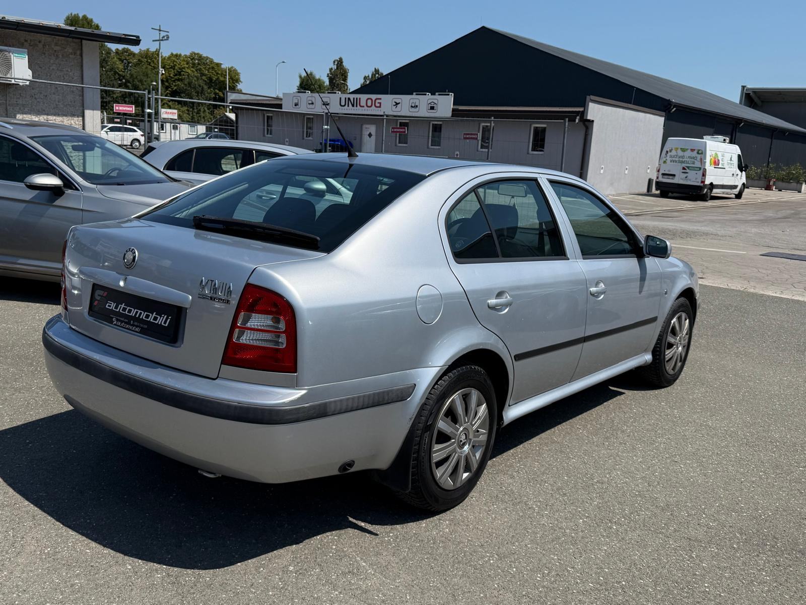 Škoda Octavia 1,6 plin 2008 godina, fotografija 7