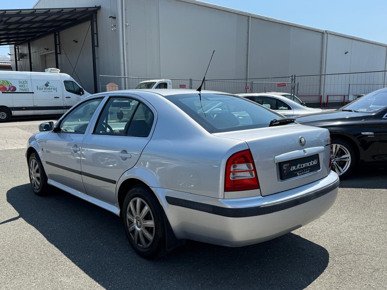 Škoda Octavia 1,6 plin 2008 godina, fotografija 4