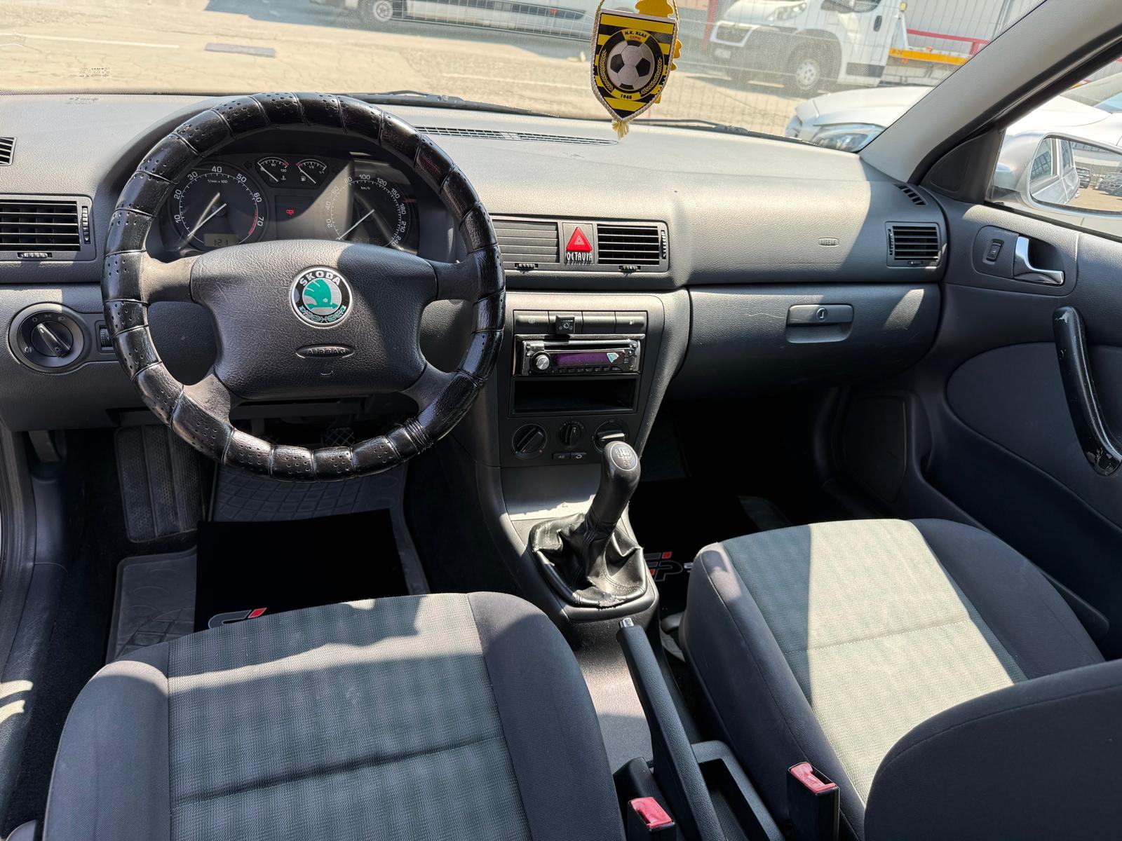 Škoda Octavia 1,6 plin 2008 godina, fotografija 10