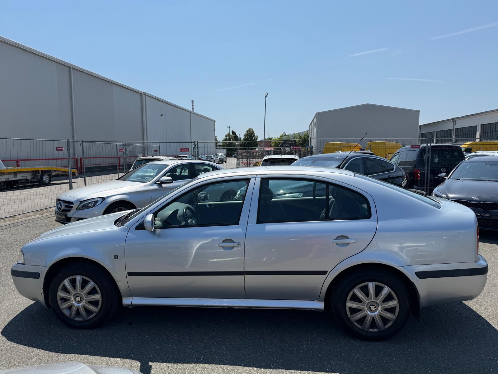 Škoda Octavia 1,6 plin 2008 godina, fotografija 3