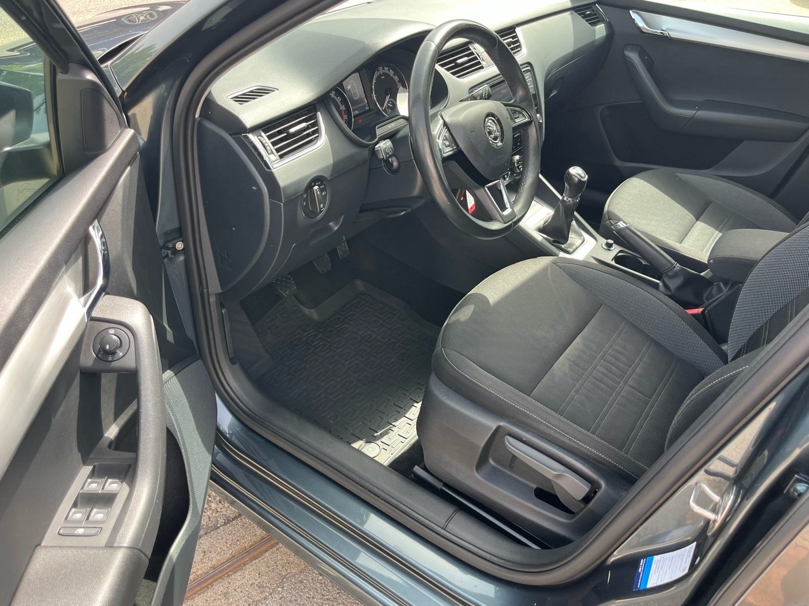 Škoda Octavia 1.6 TDI 1.VL Nije uvoz Jamstvo 1G, fotografija 9