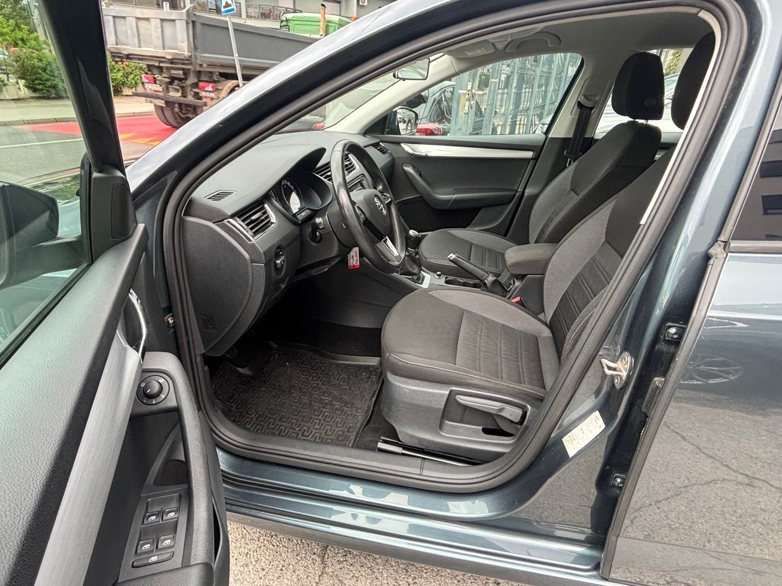 Škoda Octavia 1.6 TDI 115 KS 1.VL Nije uvoz Jamstvo 1G, fotografija 8