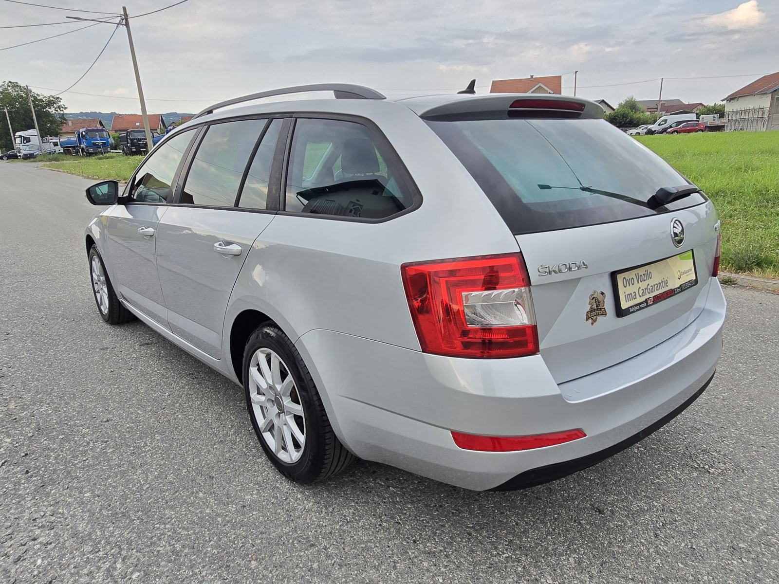 Škoda Octavia 1,6 TDI-2015gd.md-CLIMATRONIC-alu,175tkm,senzori,KARTICE, fotografija 6