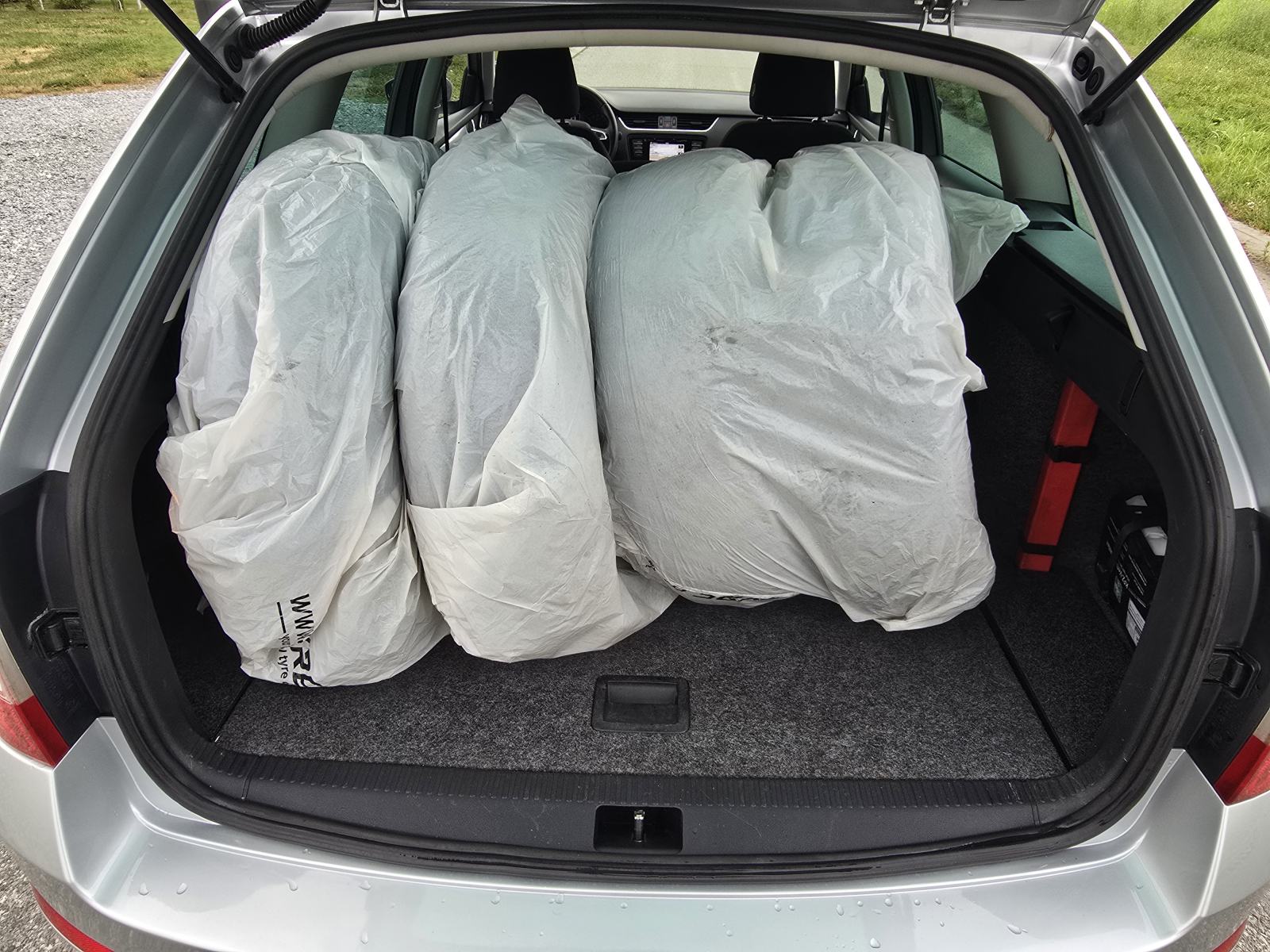 Škoda Octavia 1,6 TDI-2015gd.md-CLIMATRONIC-alu,175tkm,senzori,KARTICE, fotografija 8