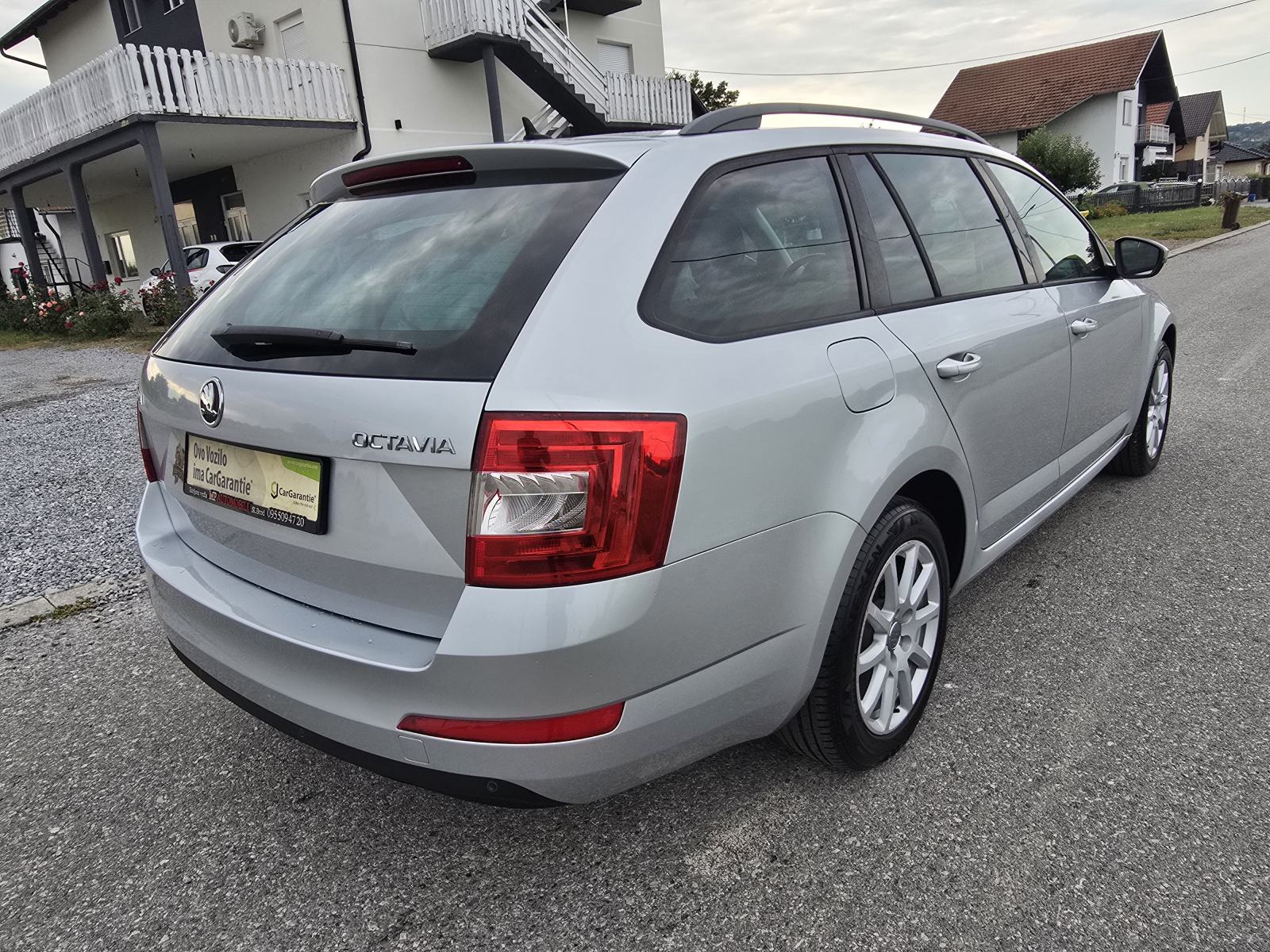 Škoda Octavia 1,6 TDI-2015gd.md-CLIMATRONIC-alu,175tkm,senzori,KARTICE, fotografija 9