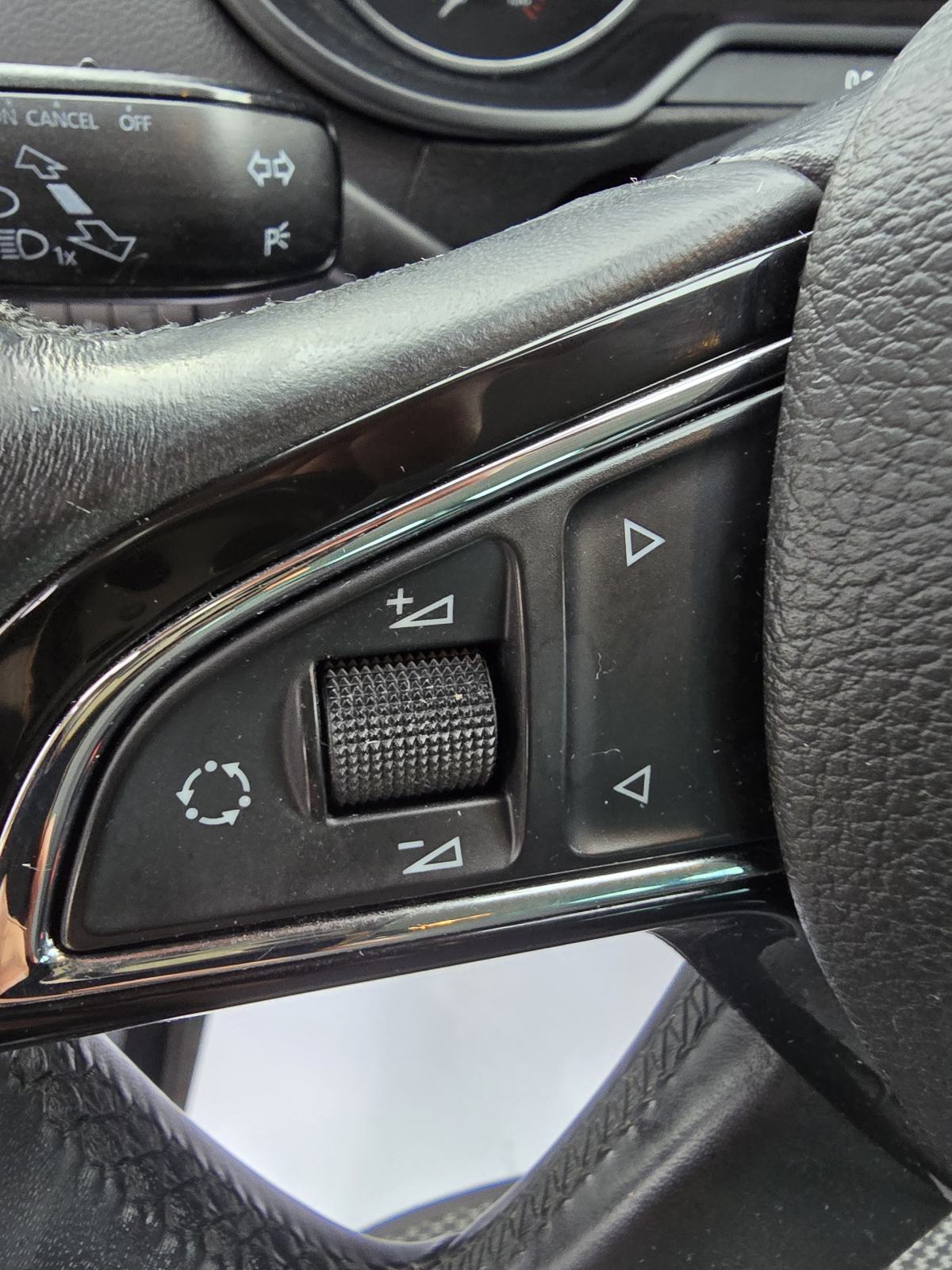 Škoda Octavia 1,6 TDI-2015gd.md-CLIMATRONIC-alu,175tkm,senzori,KARTICE, fotografija 12
