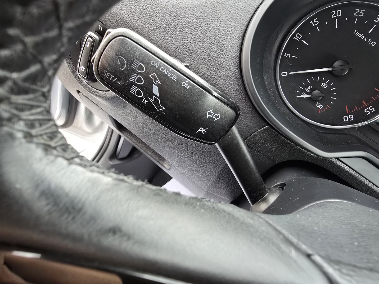 Škoda Octavia 1,6 TDI-2015gd.md-CLIMATRONIC-alu,175tkm,senzori,KARTICE, fotografija 14