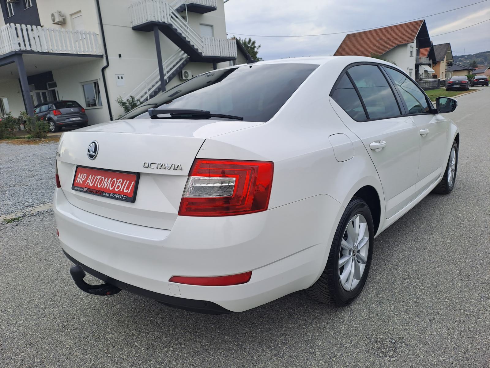 Škoda Octavia 1,6 TDI-2016gd.md-NAVIGACIJA-climatronic,alu,kuka,KARTIC, fotografija 6