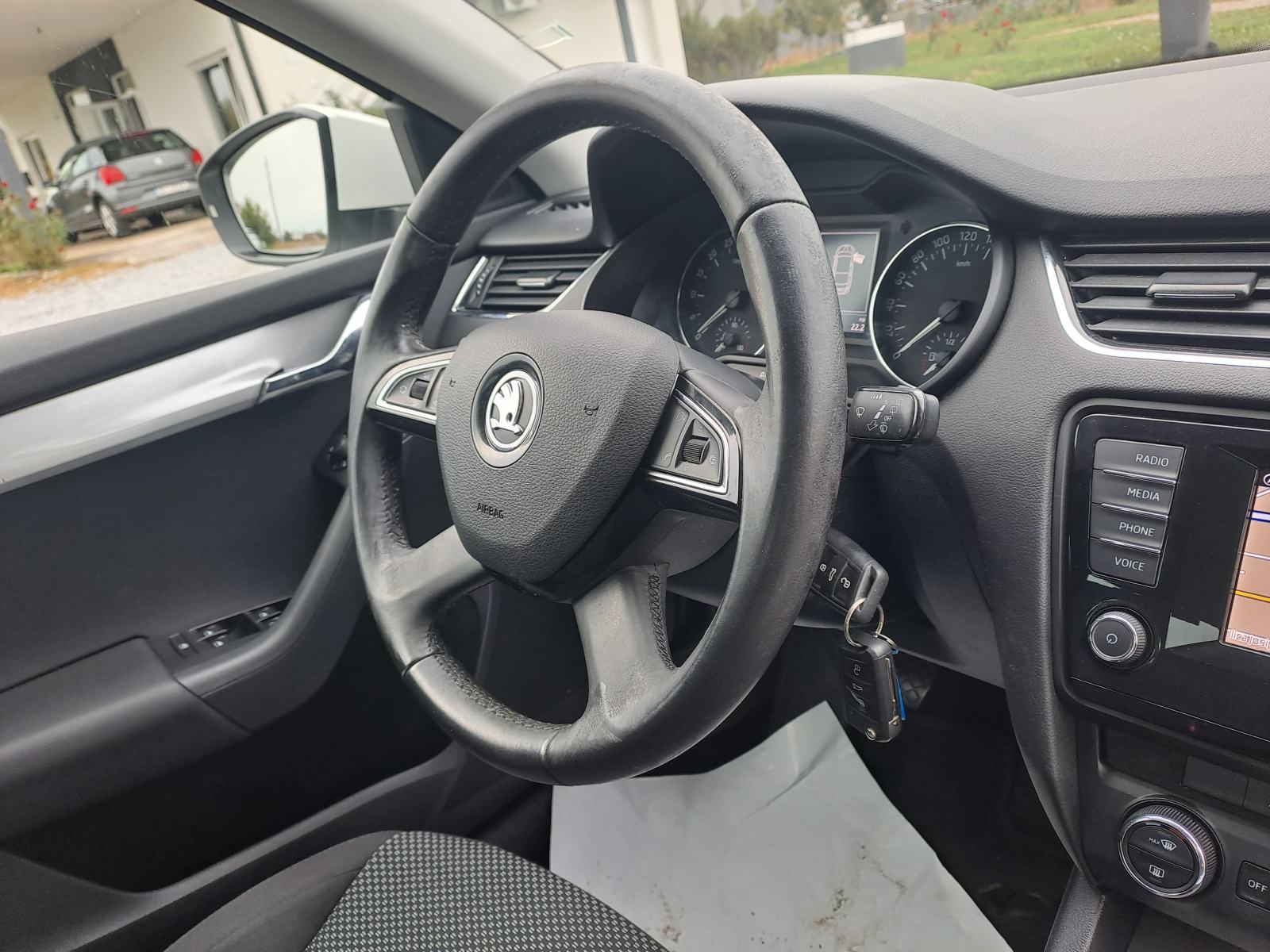 Škoda Octavia 1,6 TDI-2016gd.md-NAVIGACIJA-climatronic,alu,kuka,KARTIC, fotografija 12