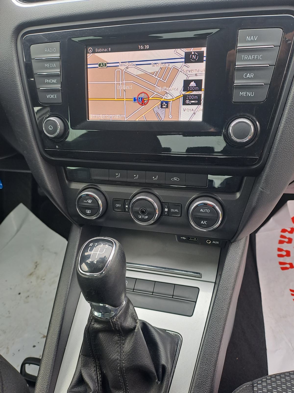 Škoda Octavia 1,6 TDI-2016gd.md-NAVIGACIJA-climatronic,alu,kuka,KARTIC, fotografija 14